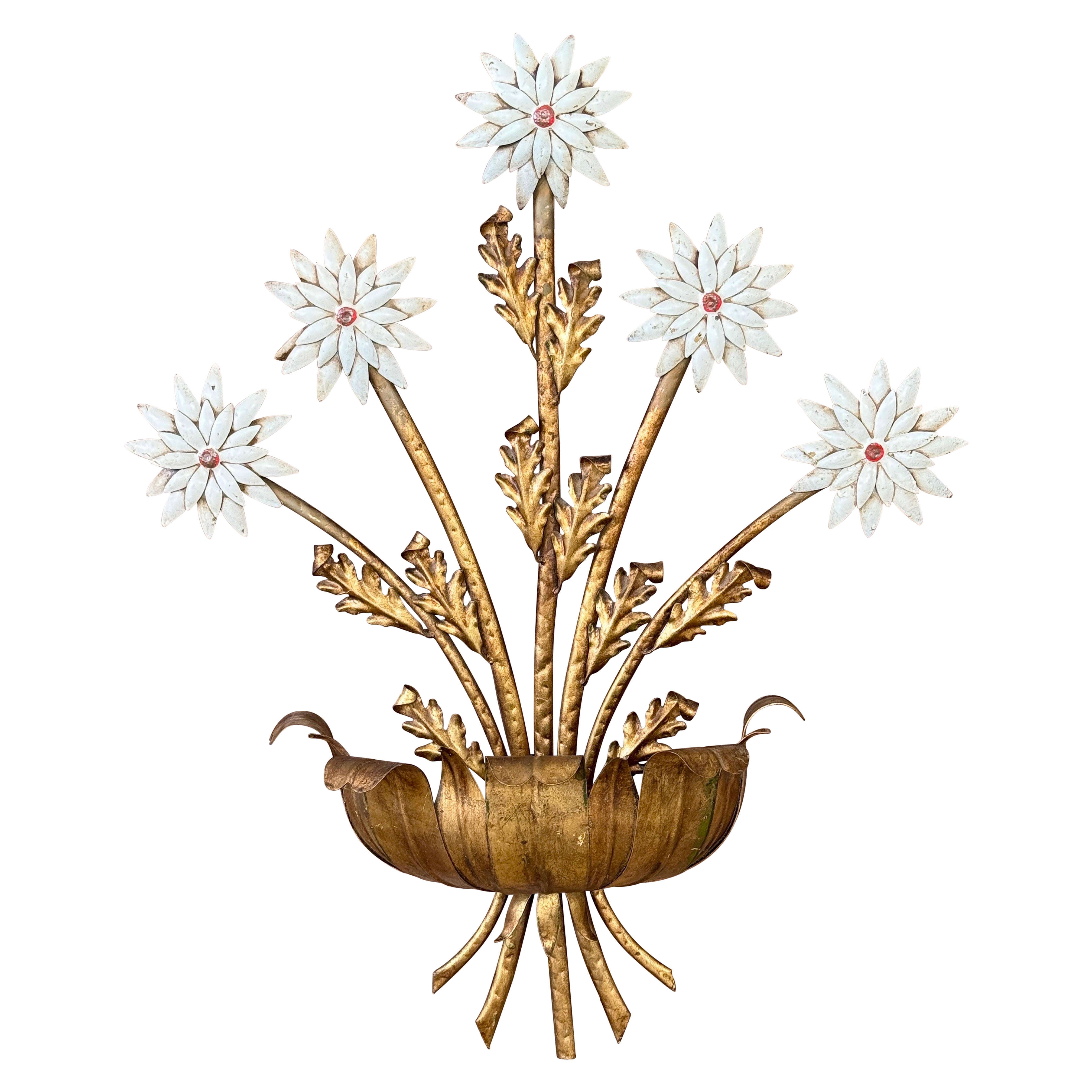 Début 20ème siècle Sculptural Italian Regency Tole Gilt Wall Sconce Wall Objects en vente