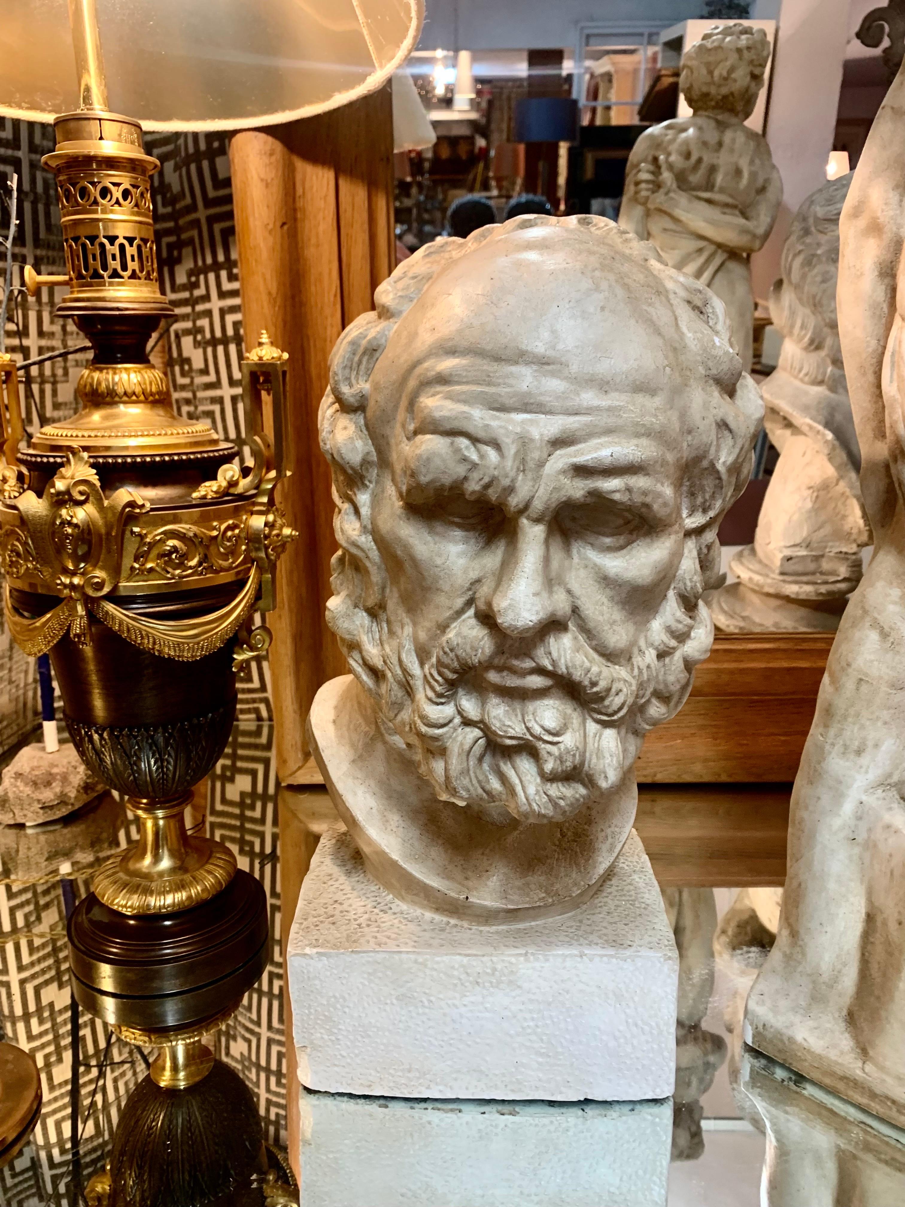 Sculpture du début du 20e siècle  Buste de Platon en plâtre en vente 1