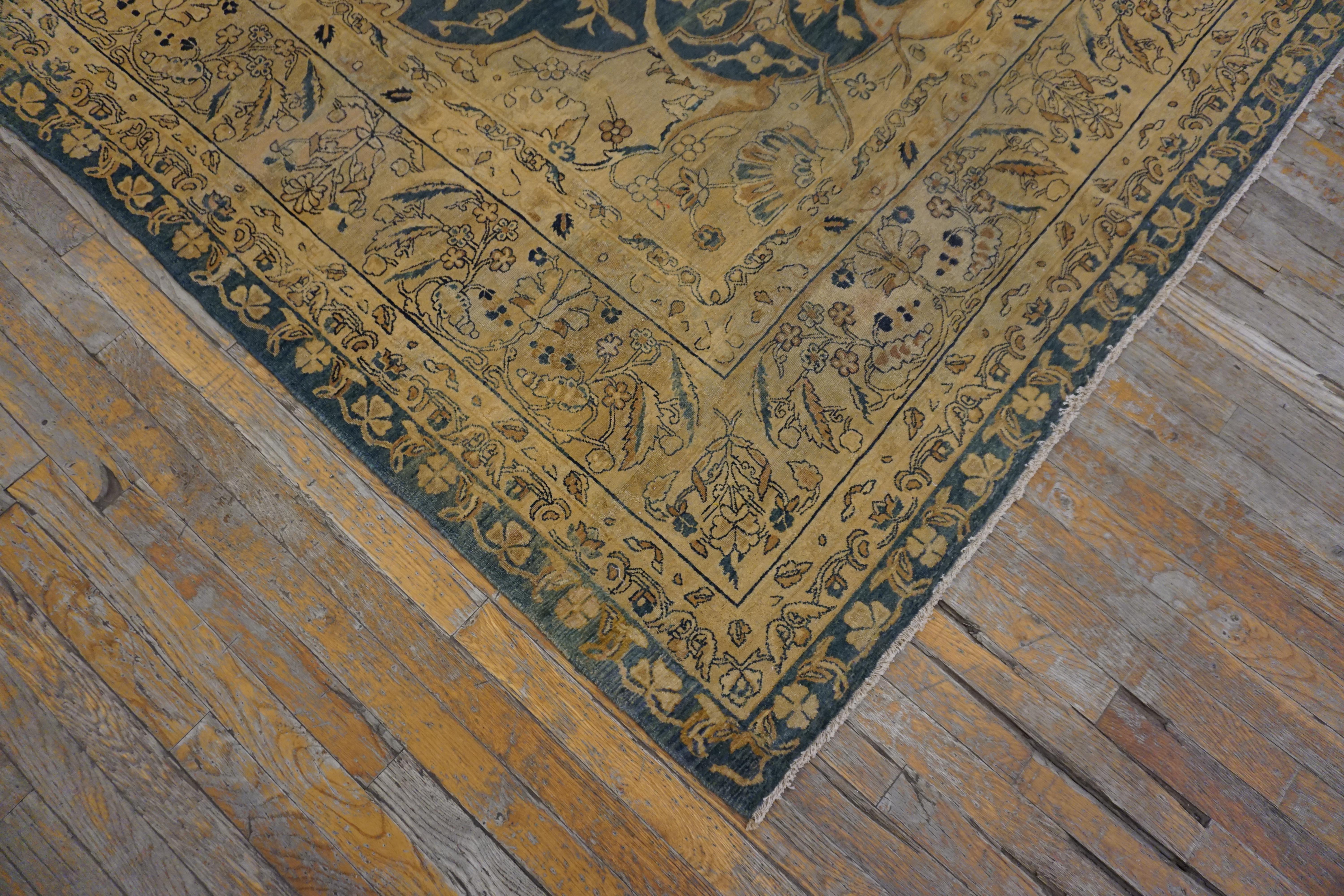 Wool Early 20th Century S.E. Persian Kerman Carpet ( 9'9