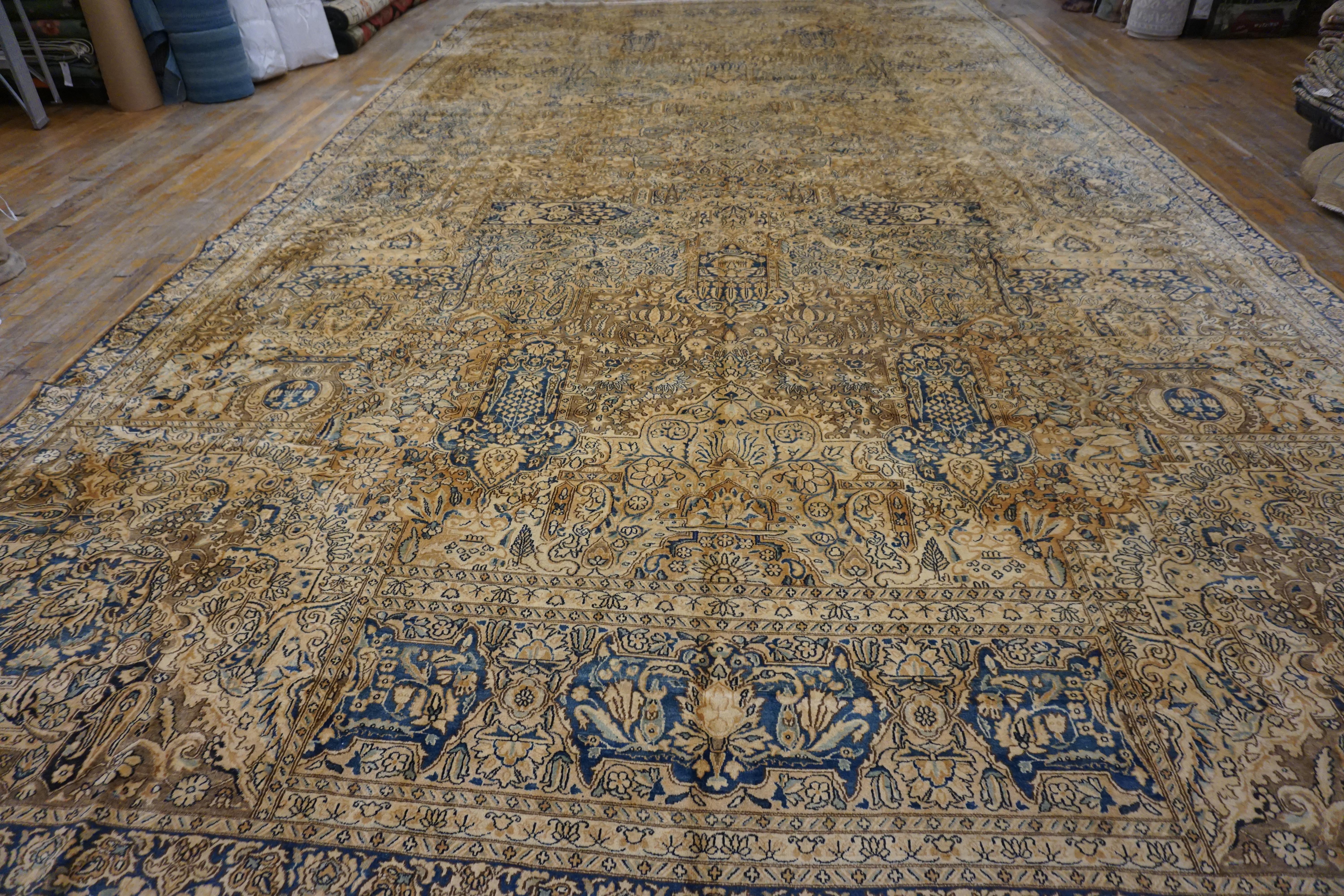 Hand-Woven Early 20th Century S.E. Persian Kirman Carpet ( 11'8