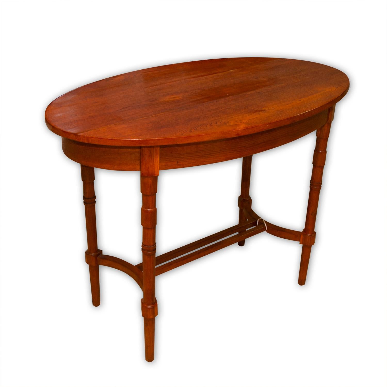 Early 20th Century Secessionist Oak Occasional Table, Austria-Hungary For Sale 4