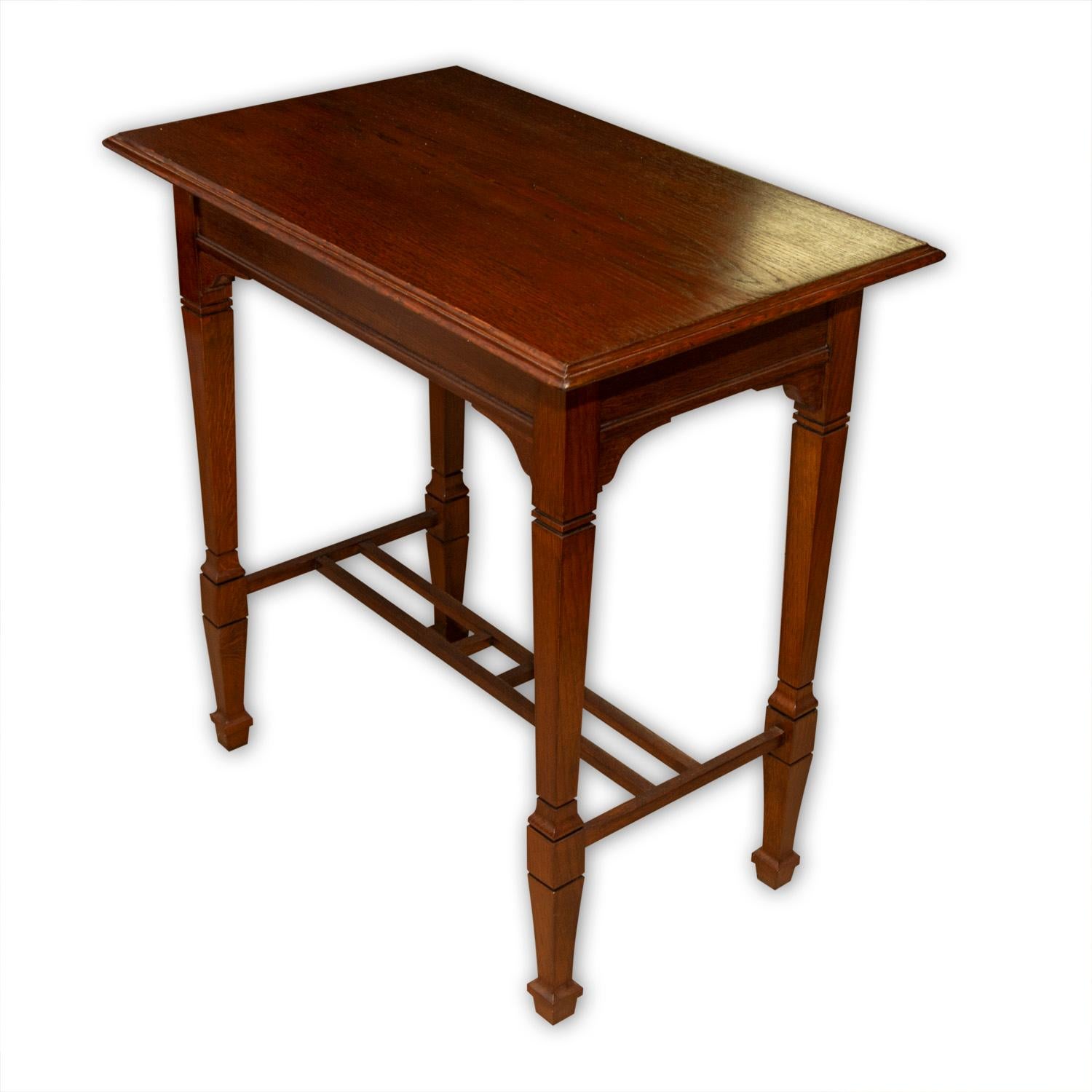 Early 20th Century Secessionist Oak Occasional Table, Austria-Hungary For Sale 4
