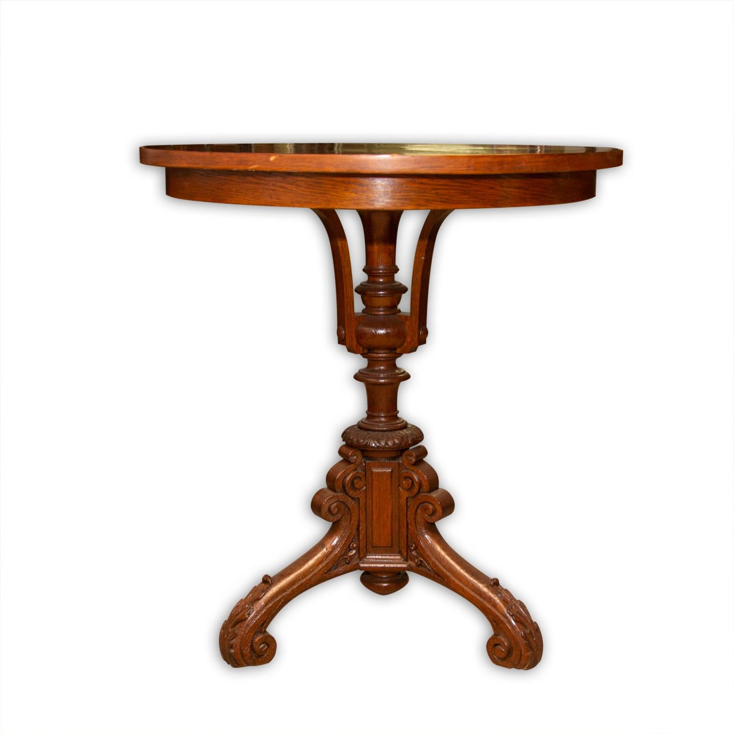 Early 20th Century Secessionist Oak Occasional Table, Austria-Hungary For Sale 3