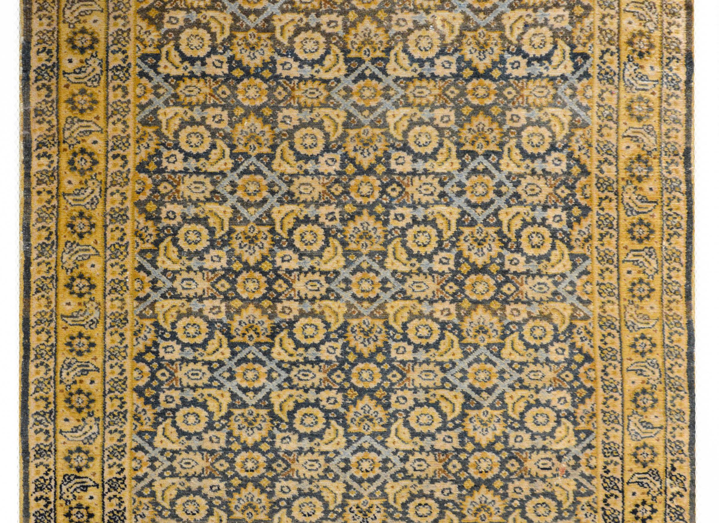 Senneh-Teppich, frühes 20. Jahrhundert (Tabriz) im Angebot