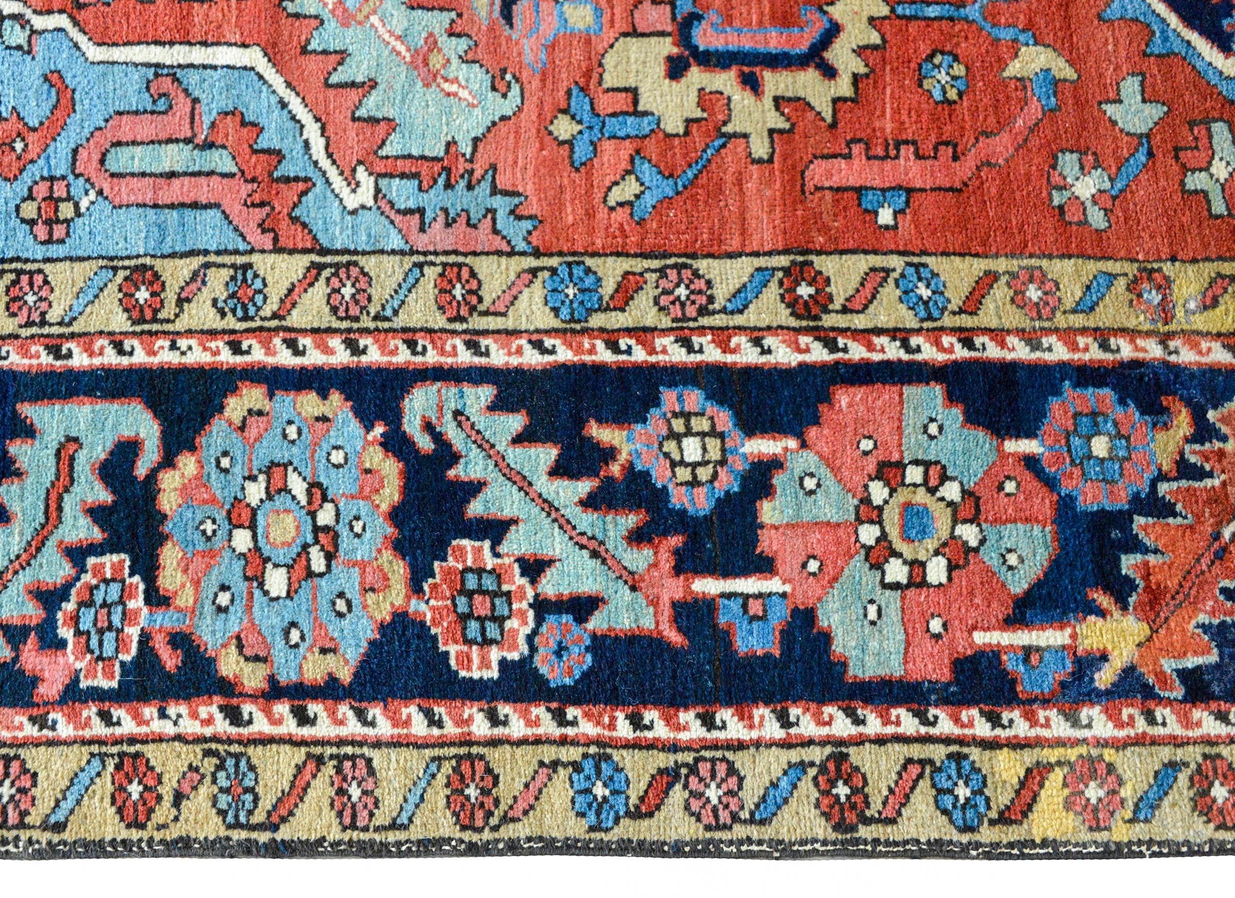 Early 20th Century Serapi Rug 3