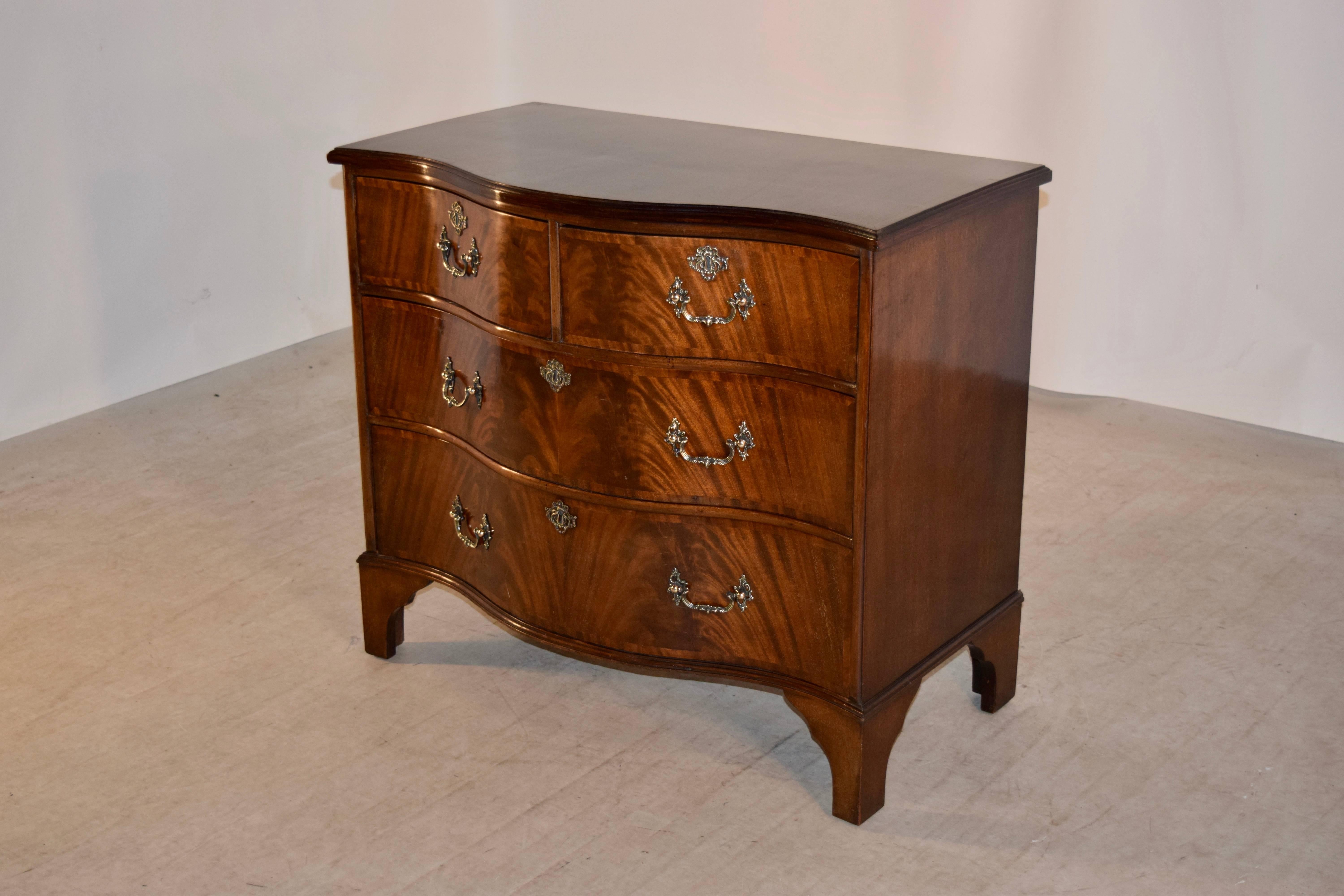 Early 20th Century Serpentine Chest of Drawers In Excellent Condition In High Point, NC