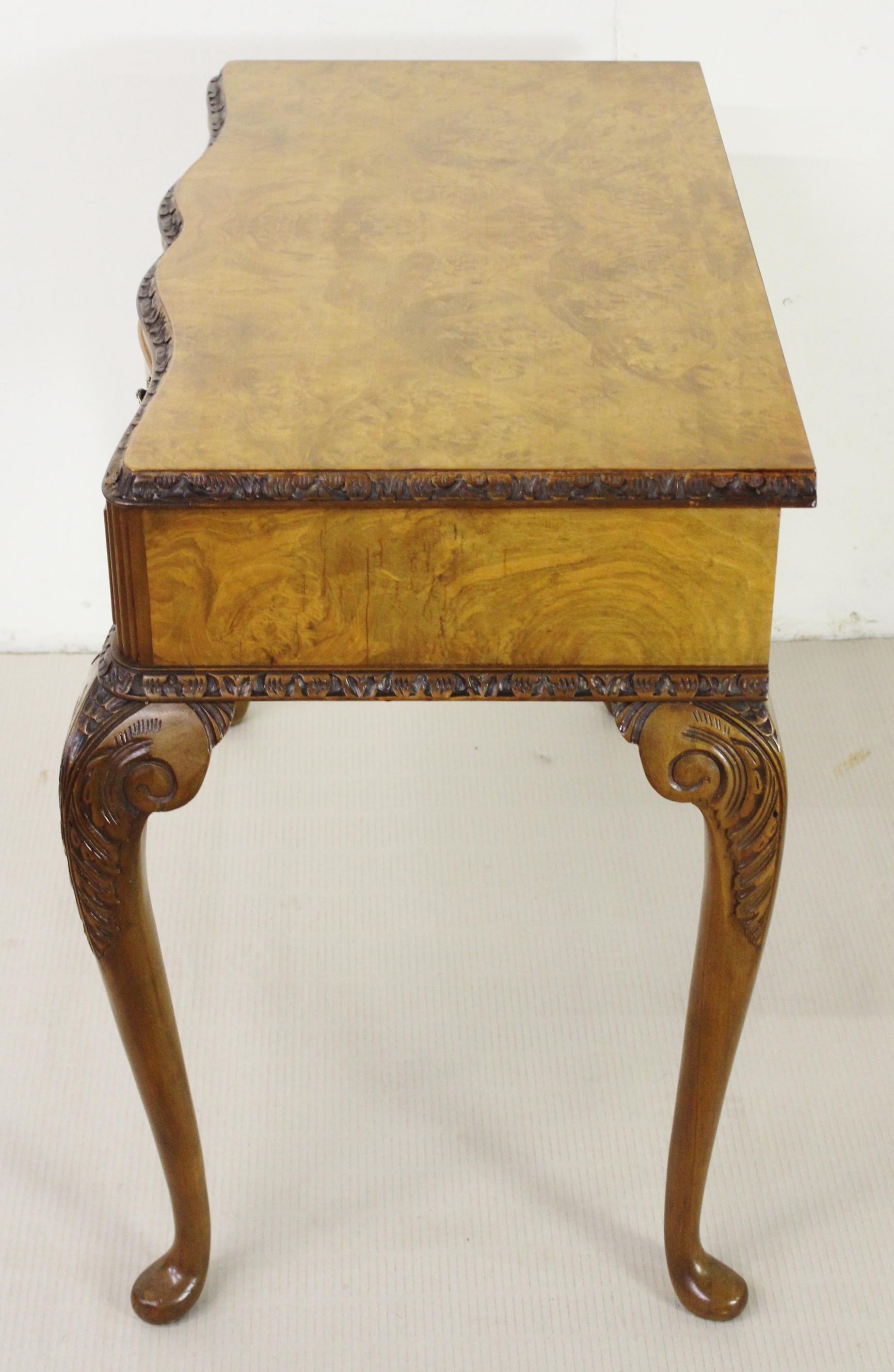 Early 20th Century Serpentine Shaped Burr Walnut Side Table In Good Condition In Poling, West Sussex