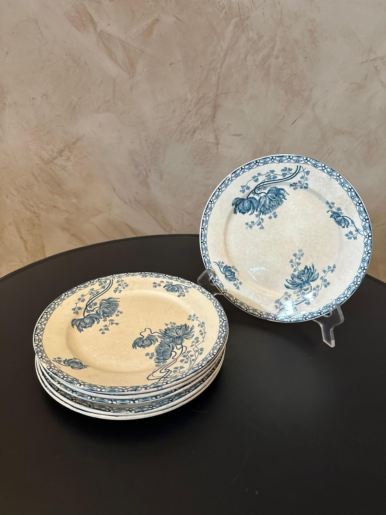 Set of 6 Sarreguemines earthenware dessert plates dating from the 1920s. 