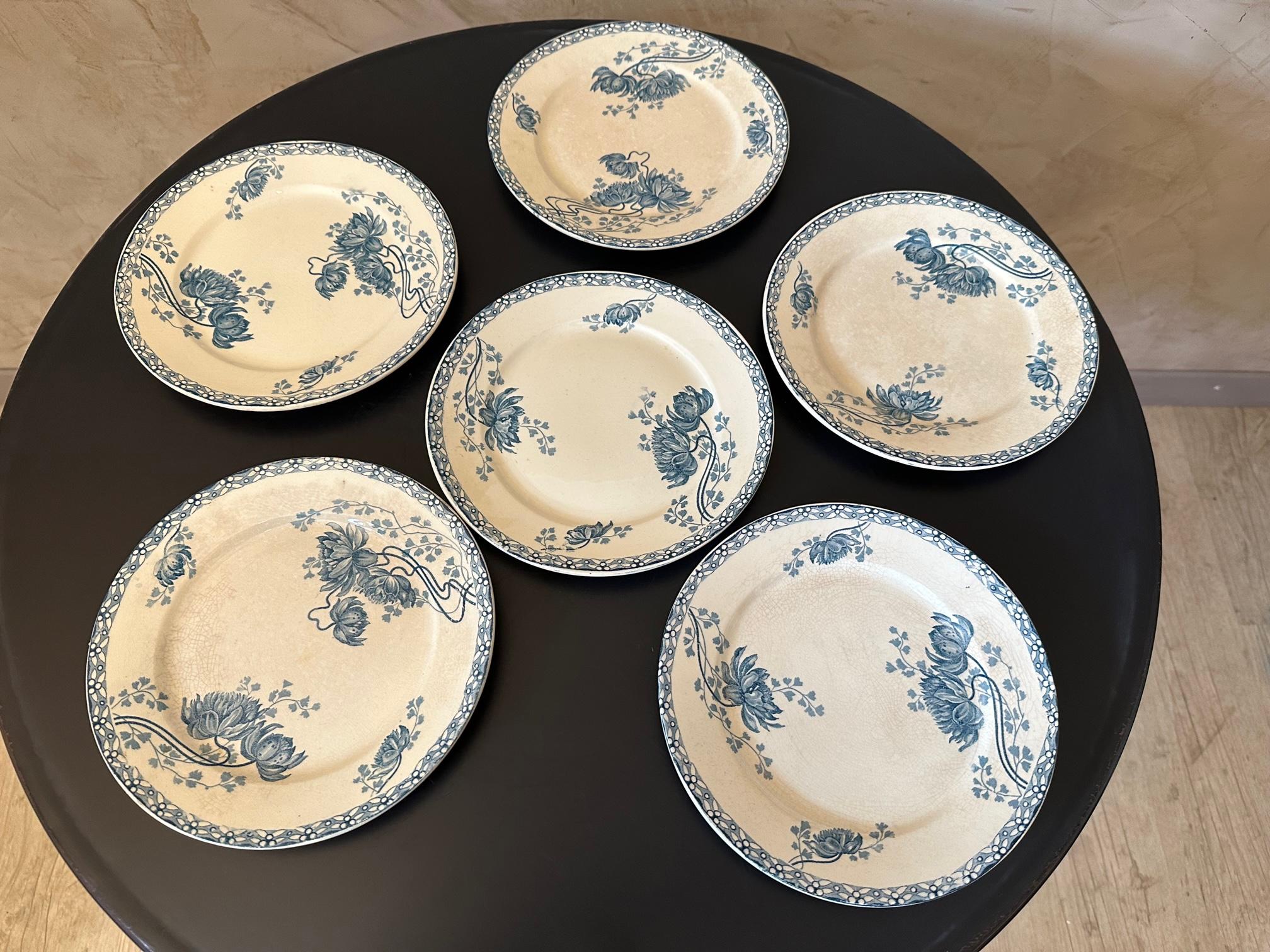 Early 20th century set of 6 French Sarreguemines Earthenware Dessert Plates For Sale 2