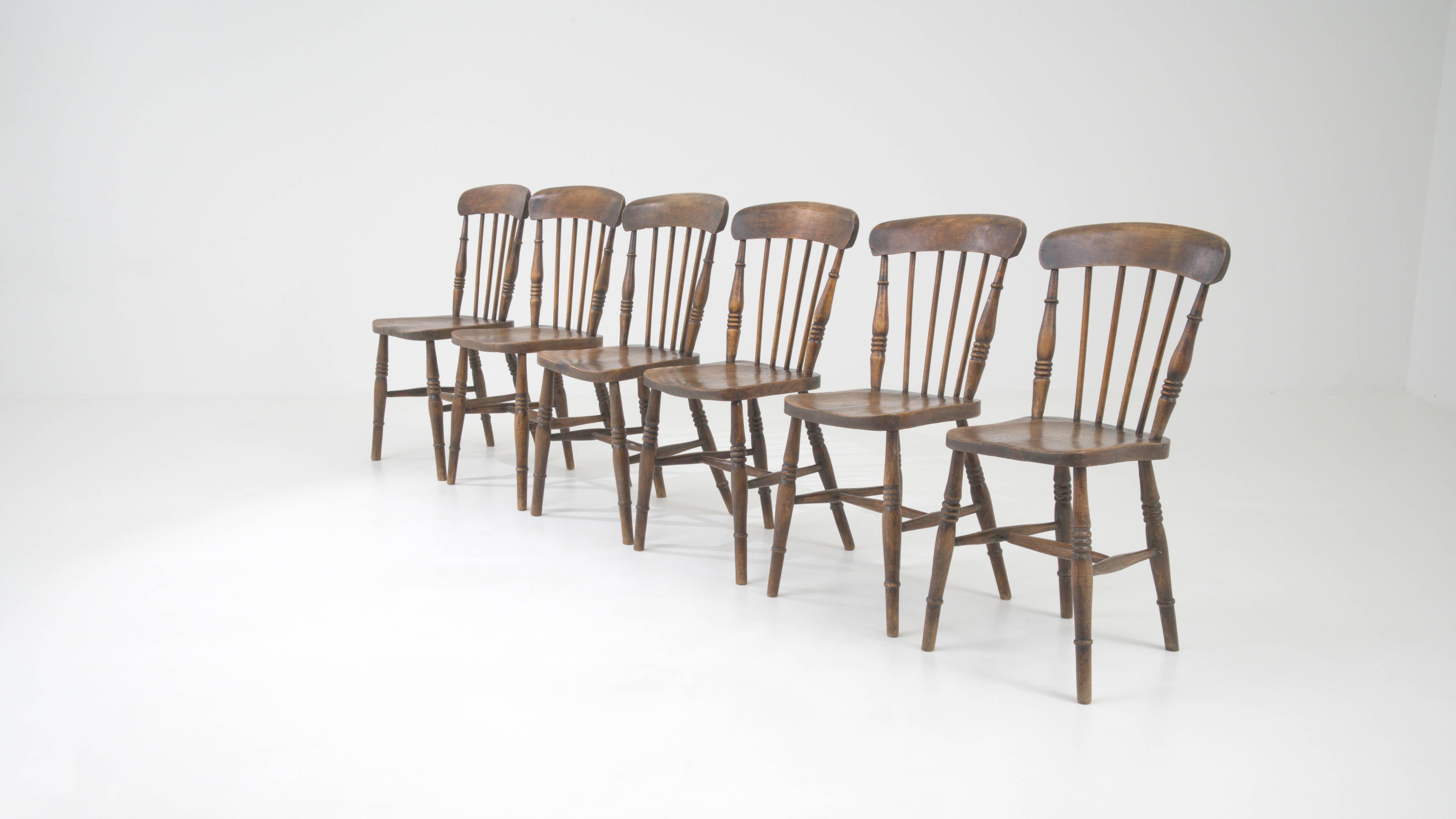 Ensemble de 6 chaises de salle à manger en bois du début du 20e siècle en vente 5