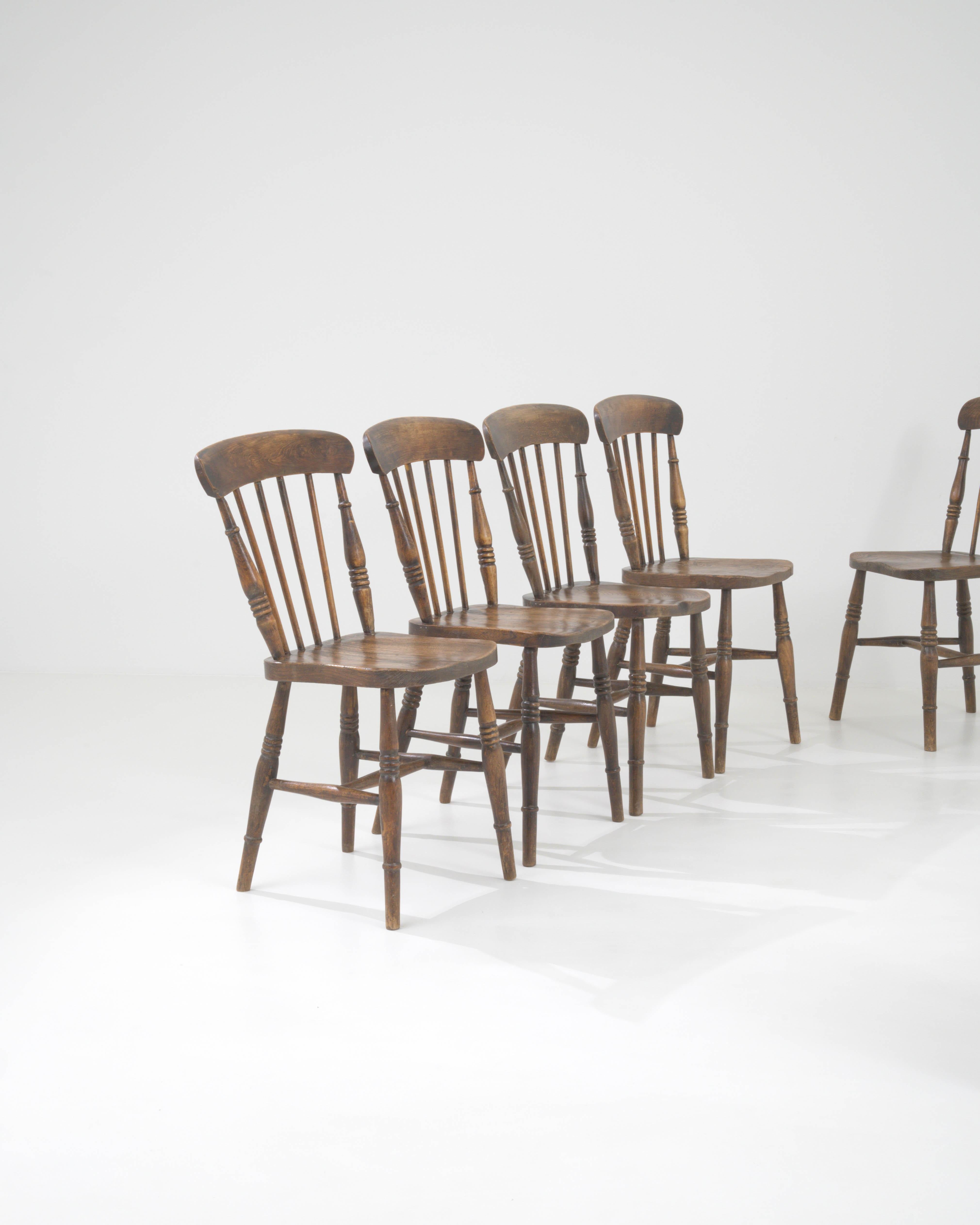 Early 20th Century Set Of 6 Wooden Dining Chairs In Good Condition For Sale In High Point, NC
