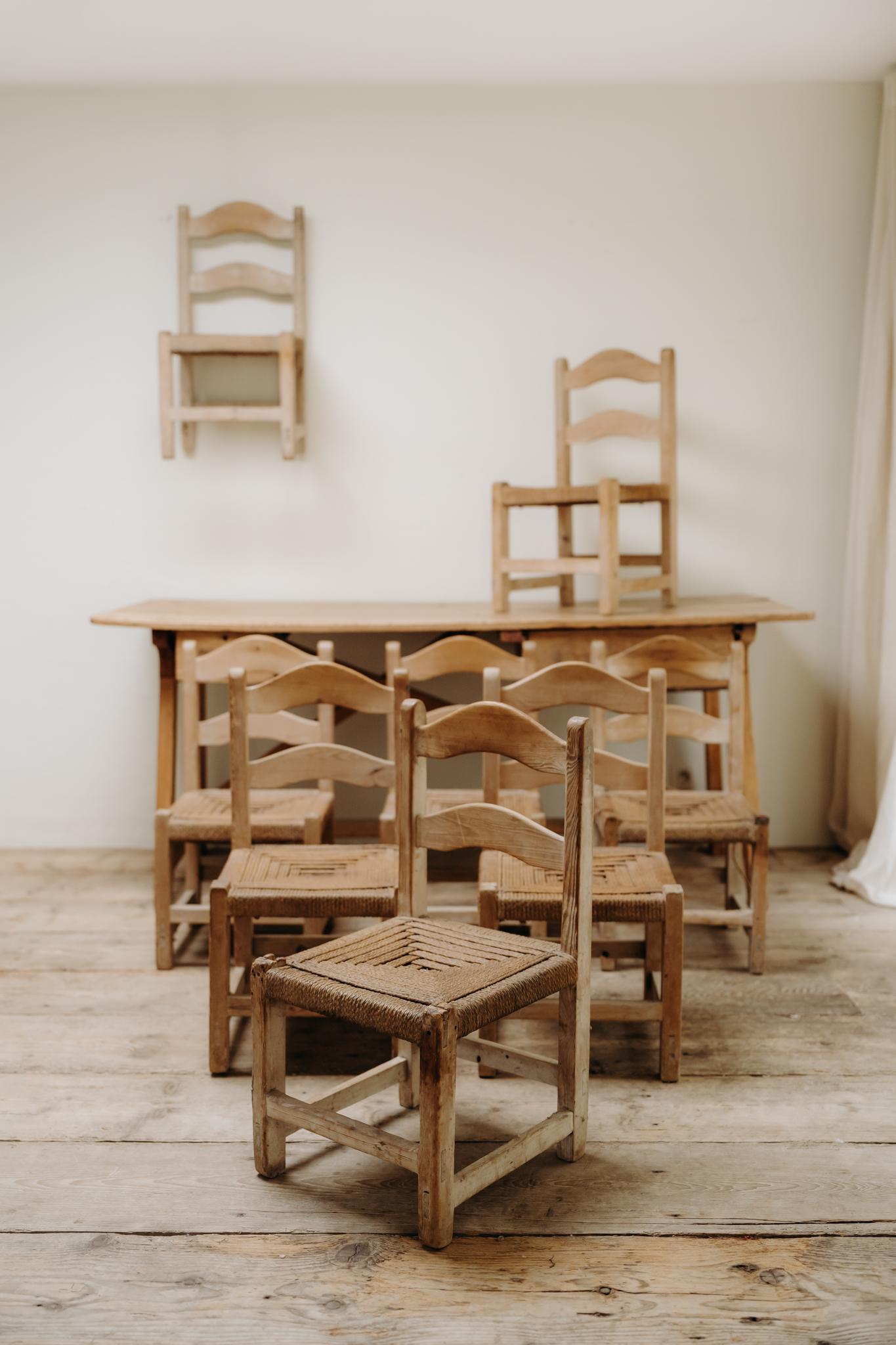 début du 20ème siècle ensemble de 8 chaises ... en vente 1