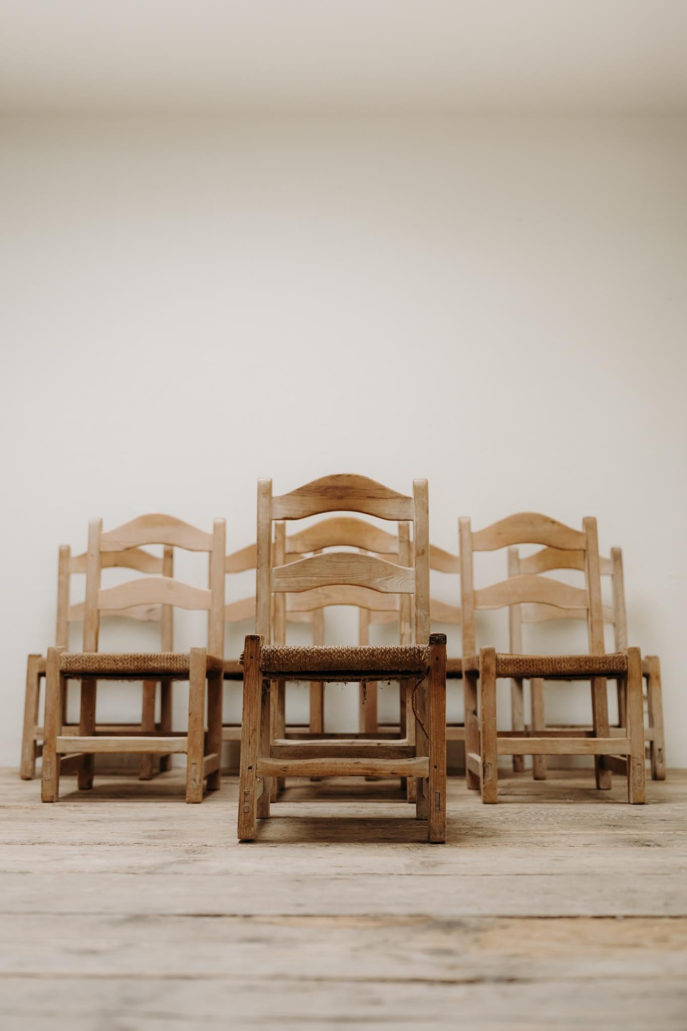 début du 20ème siècle ensemble de 8 chaises ... en vente 3