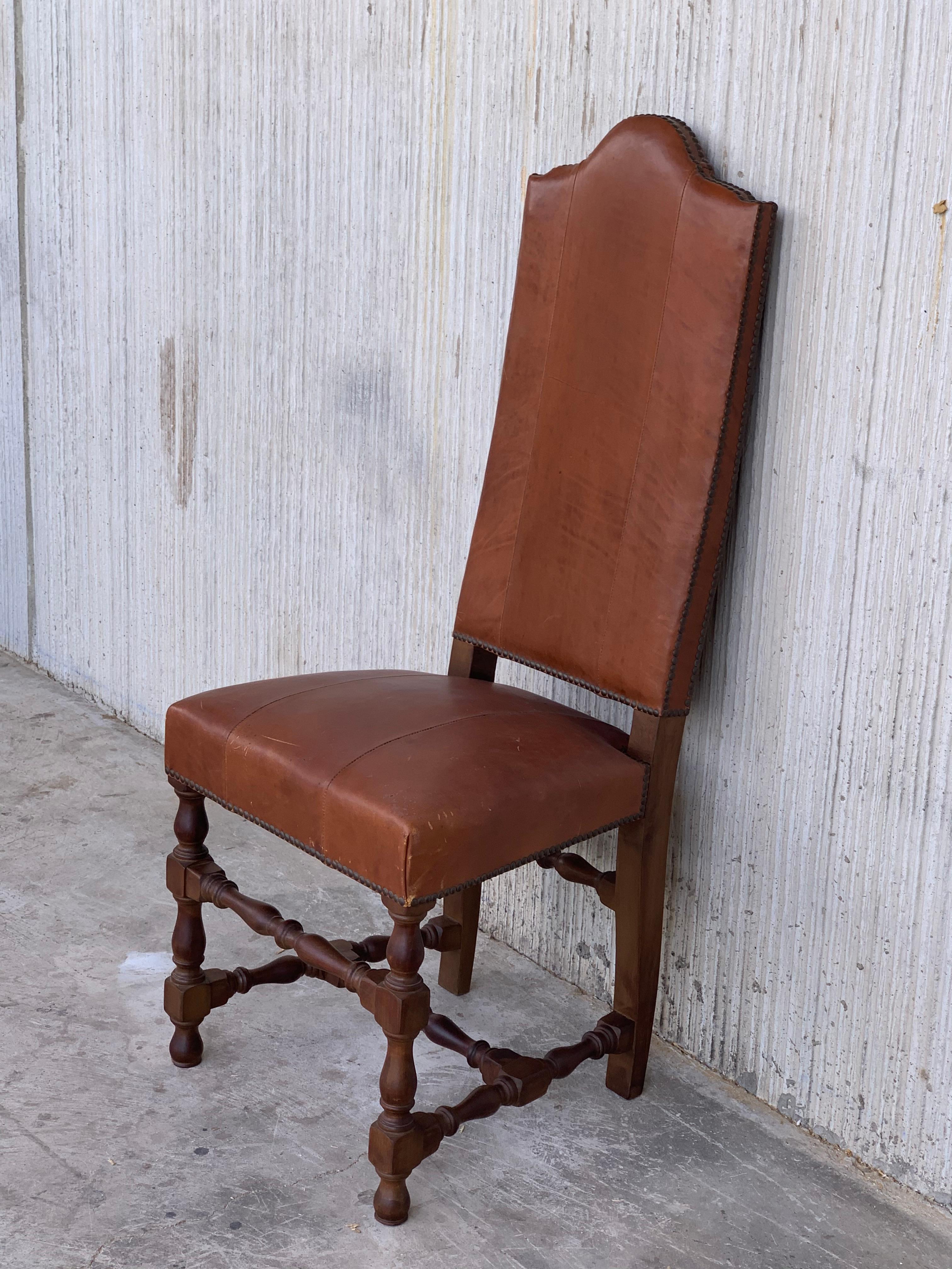 Early 20th Century Set of Dining Walnut Armchairs and Chairs with Leather 6