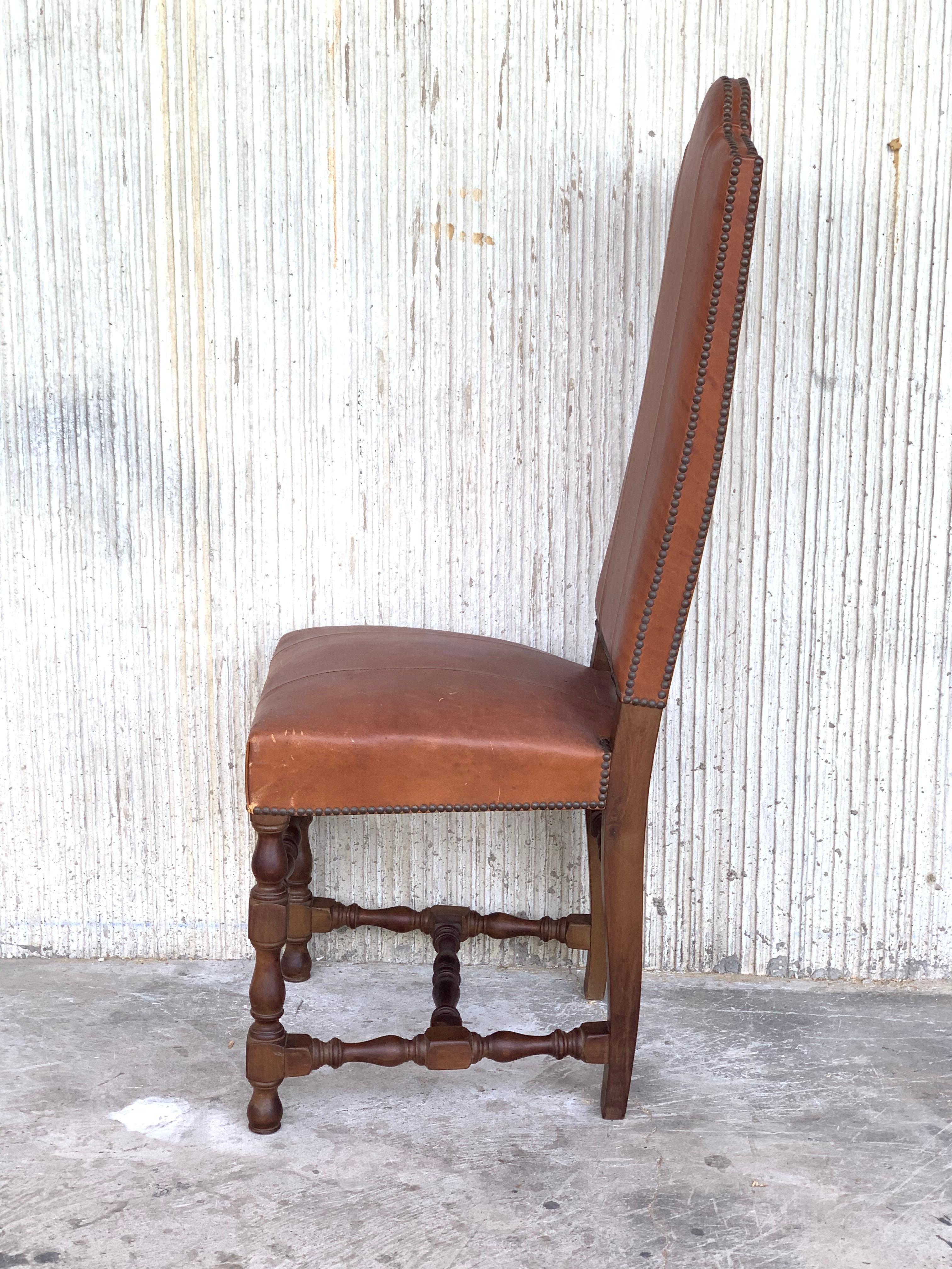 Early 20th Century Set of Dining Walnut Armchairs and Chairs with Leather 7