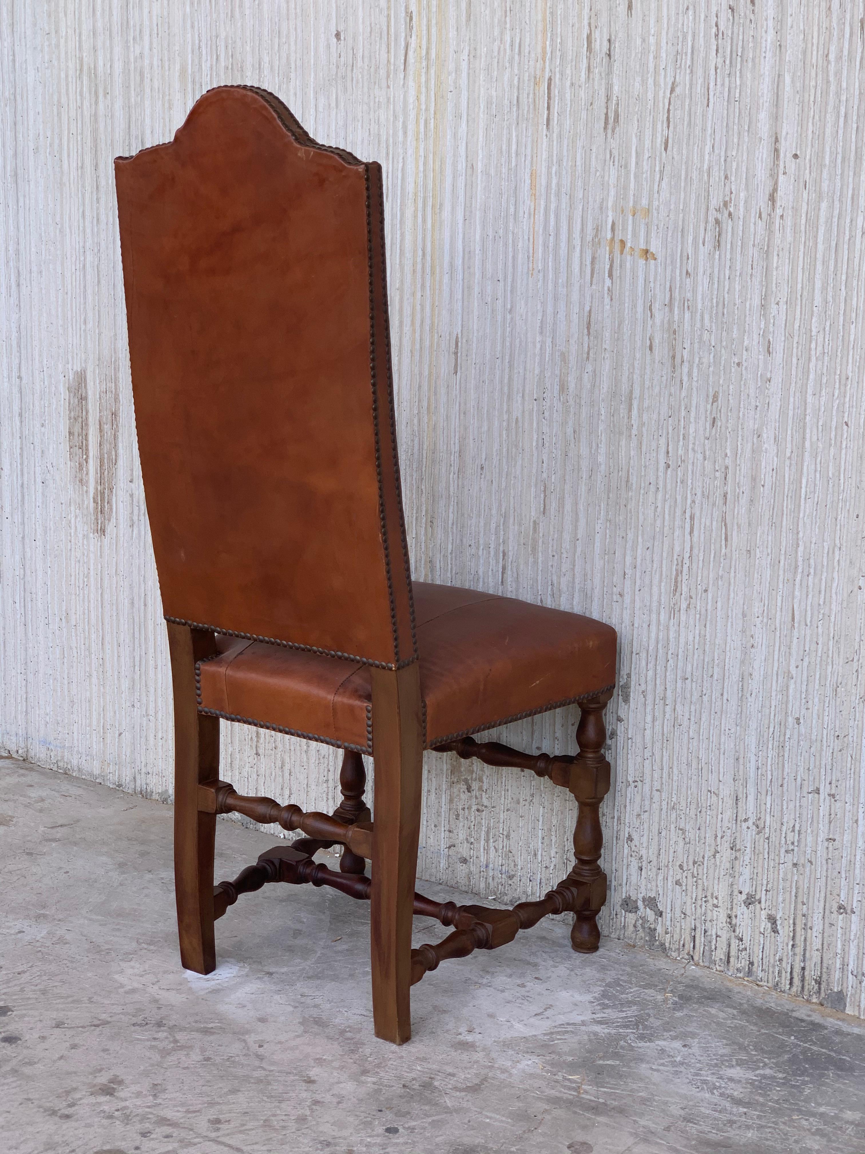 Early 20th Century Set of Dining Walnut Armchairs and Chairs with Leather 10