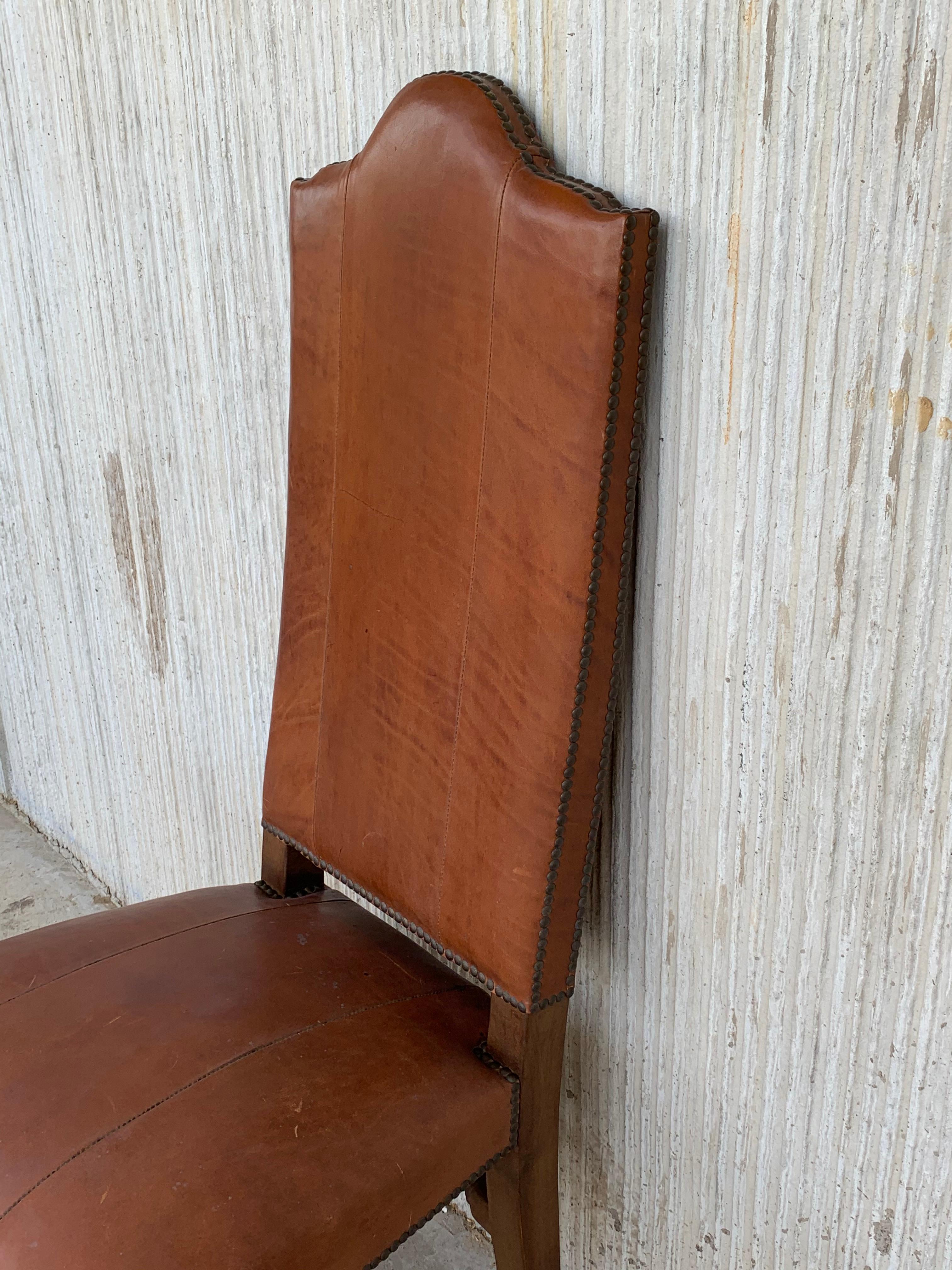 Early 20th Century Set of Dining Walnut Armchairs and Chairs with Leather 3