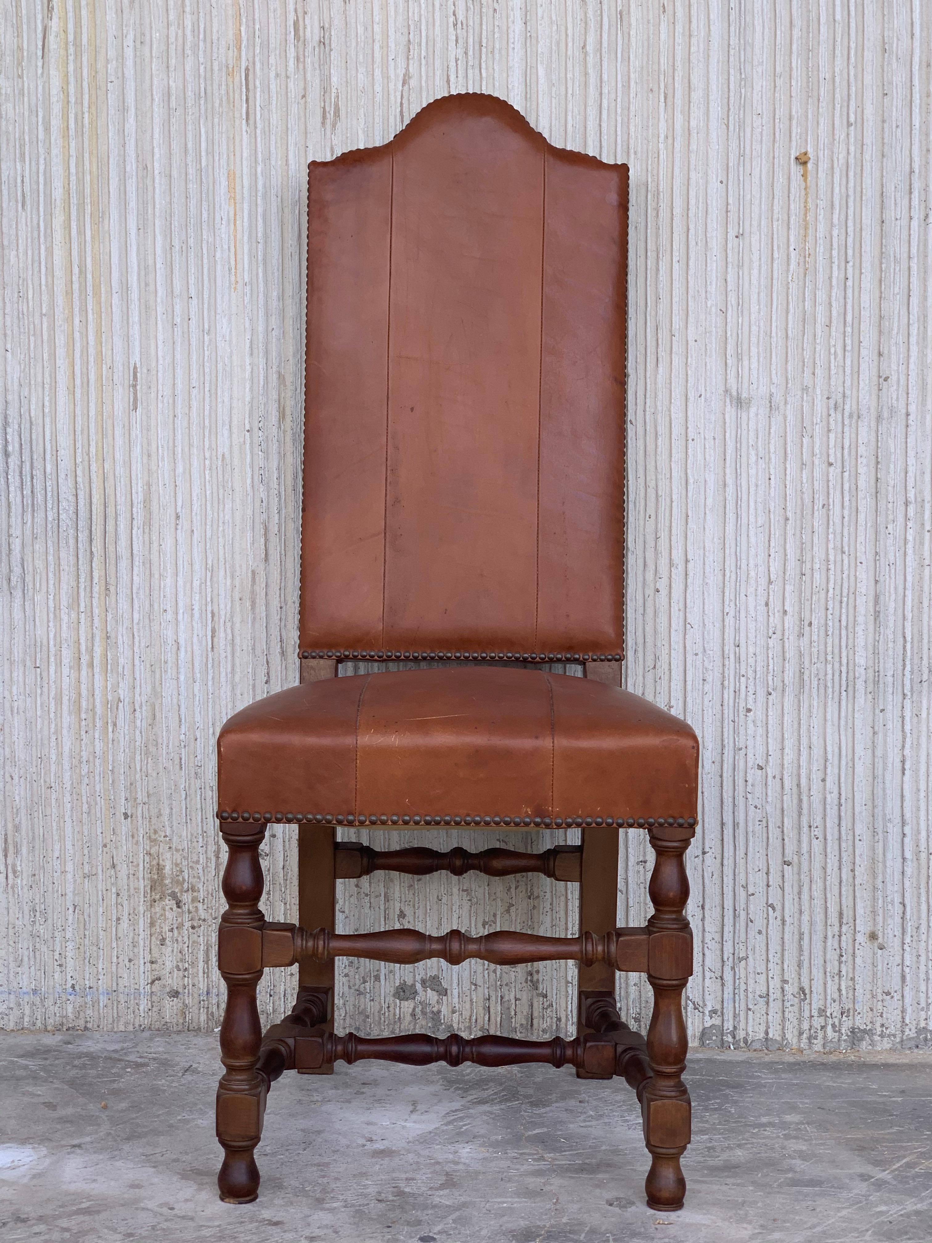 Early 20th Century Set of Dining Walnut Armchairs and Chairs with Leather 4