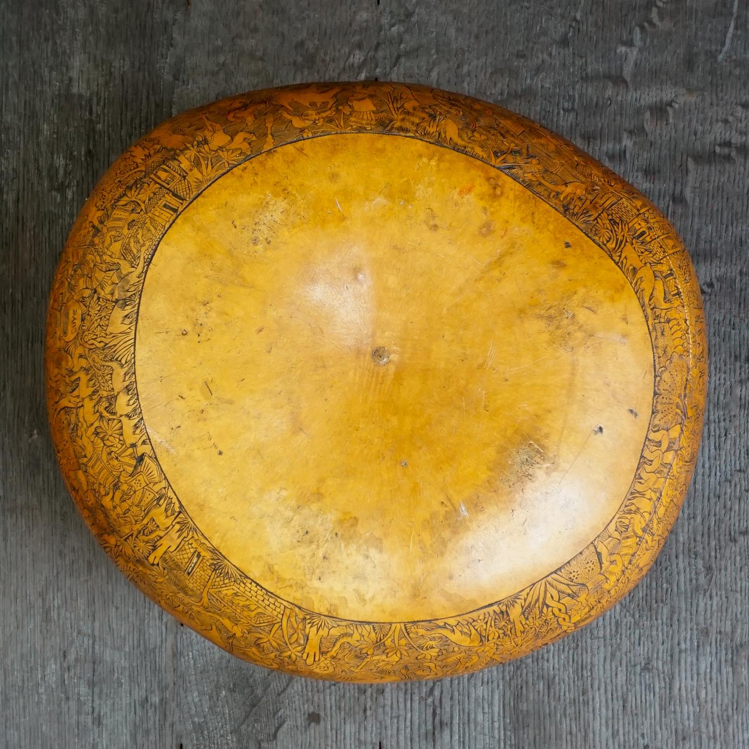 early 20th Century Set of Four Peruvian Carved Gourds For Sale 11