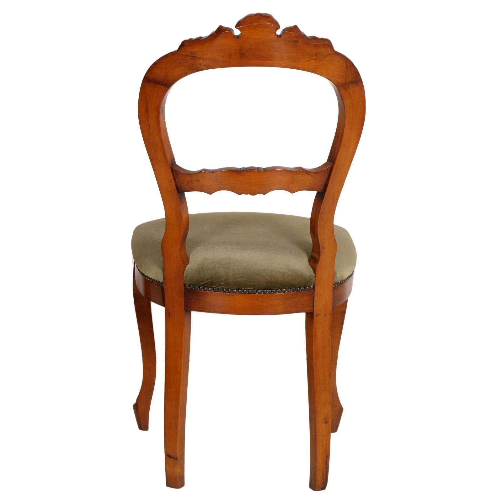 Early 20th Century Italian Six Louis Philippe Chairs in Hand-Carved Blond Walnut For Sale 1