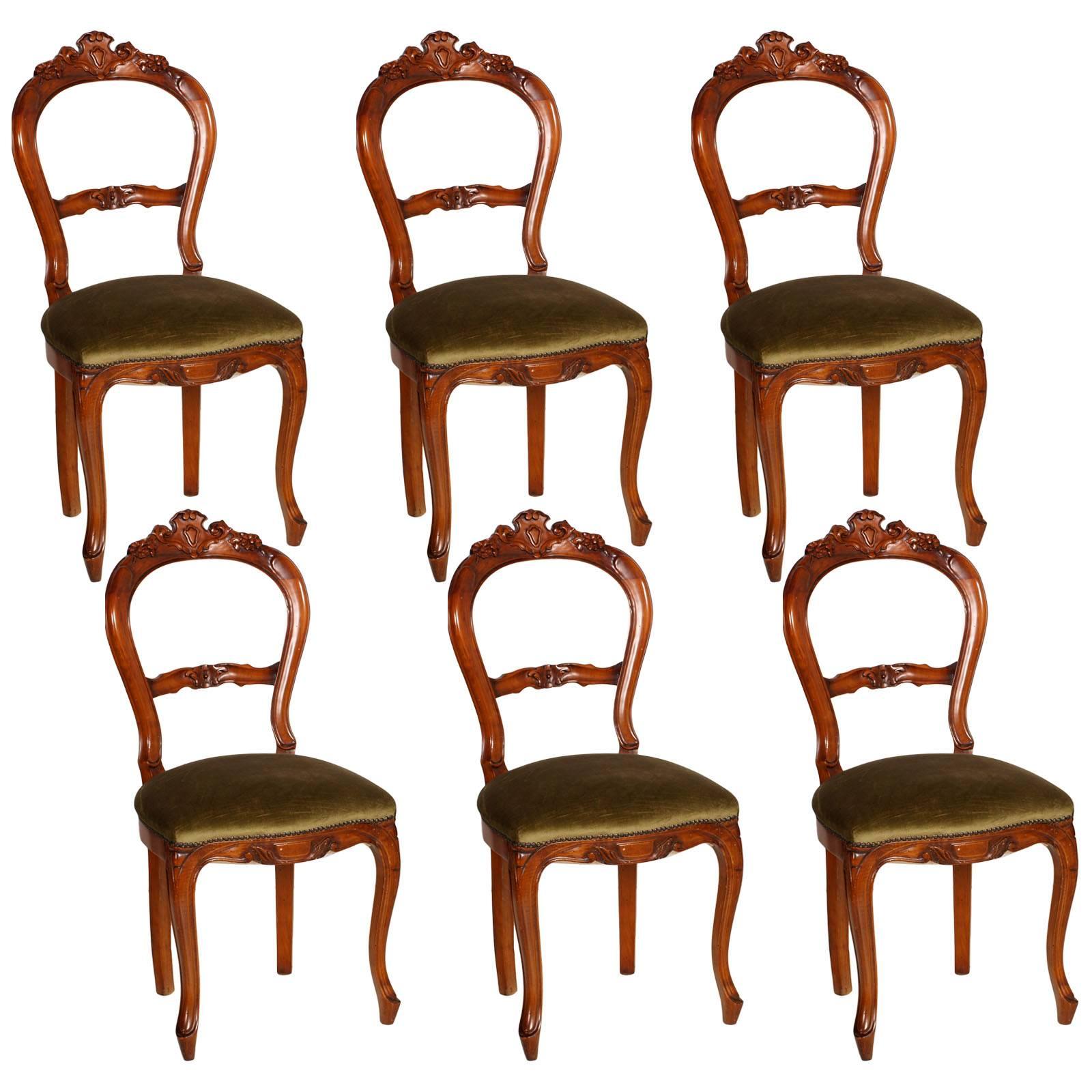 Six chaises Louis Philippe italiennes du début du XXe siècle en noyer blond sculpté à la main