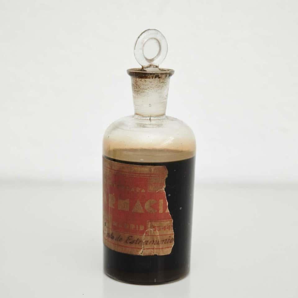 Début du 20e siècle - Ensemble de trois flacons d'apothicaire anciens en verre en vente 7