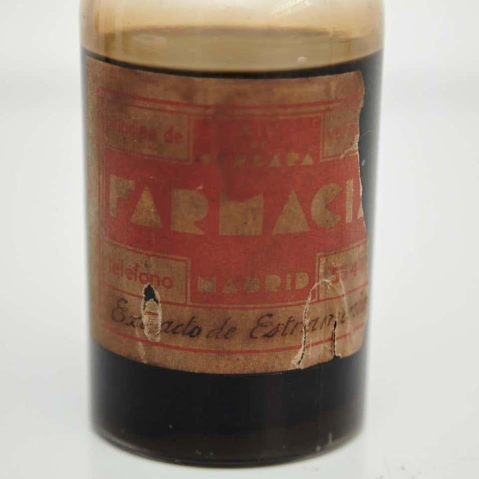Début du 20e siècle - Ensemble de trois flacons d'apothicaire anciens en verre en vente 10