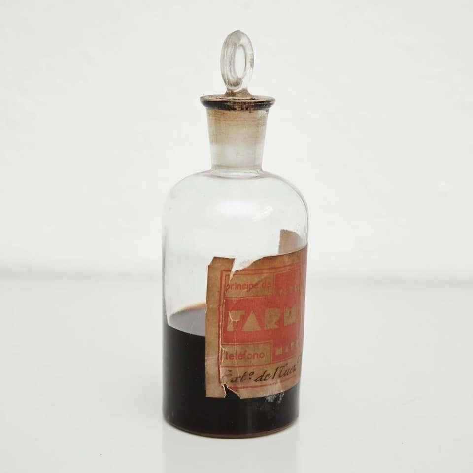 Verre Début du 20e siècle - Ensemble de trois flacons d'apothicaire anciens en verre en vente