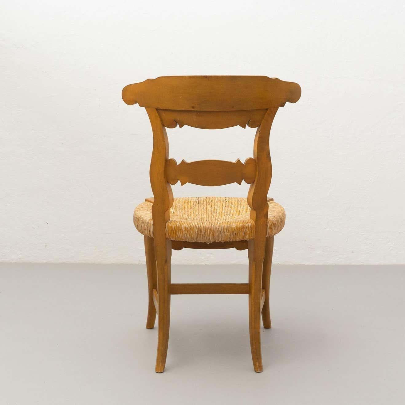 Juego de dos sillas provinciales francesas de ratán y madera de principios del siglo XX en venta 7