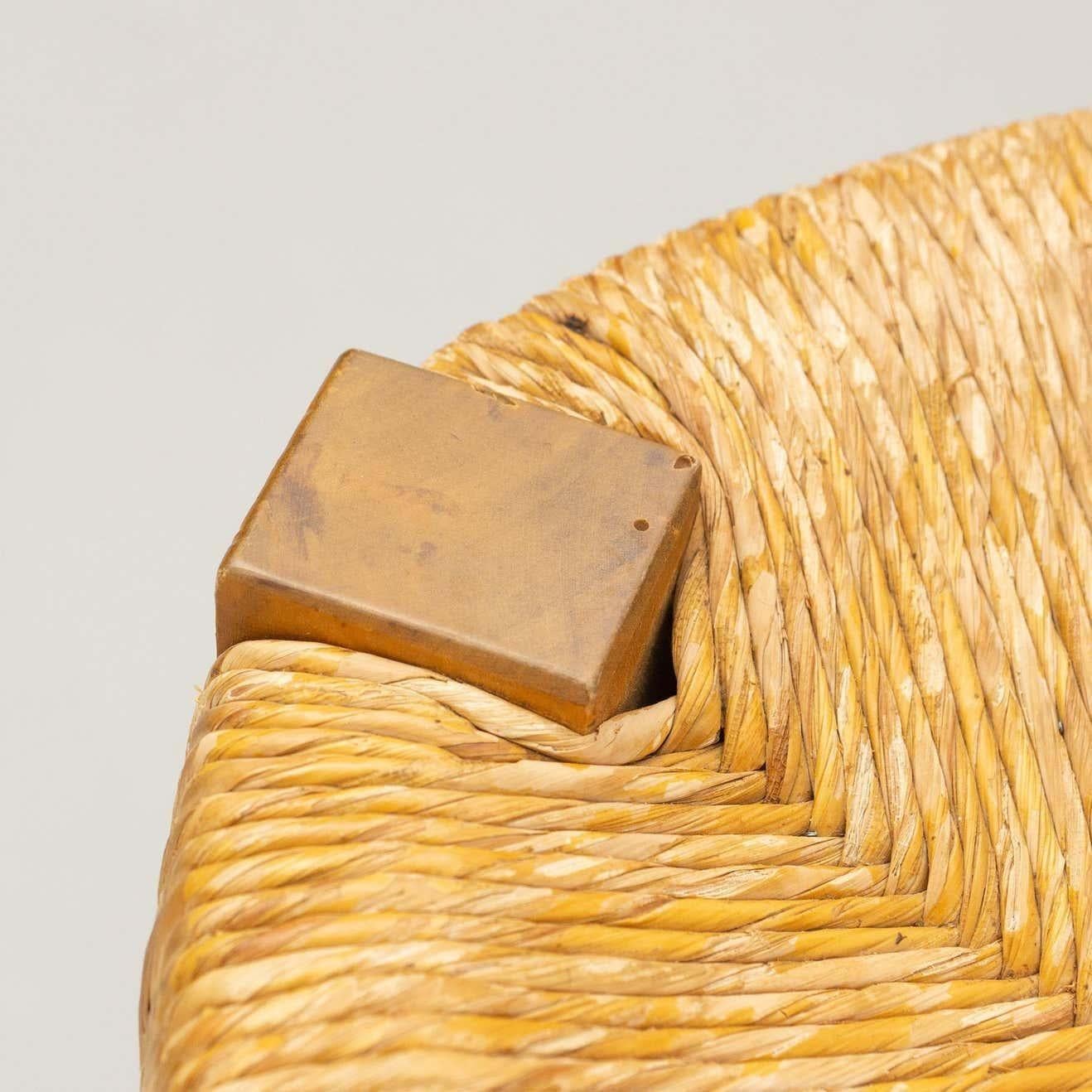 Juego de dos sillas provinciales francesas de ratán y madera de principios del siglo XX en venta 9