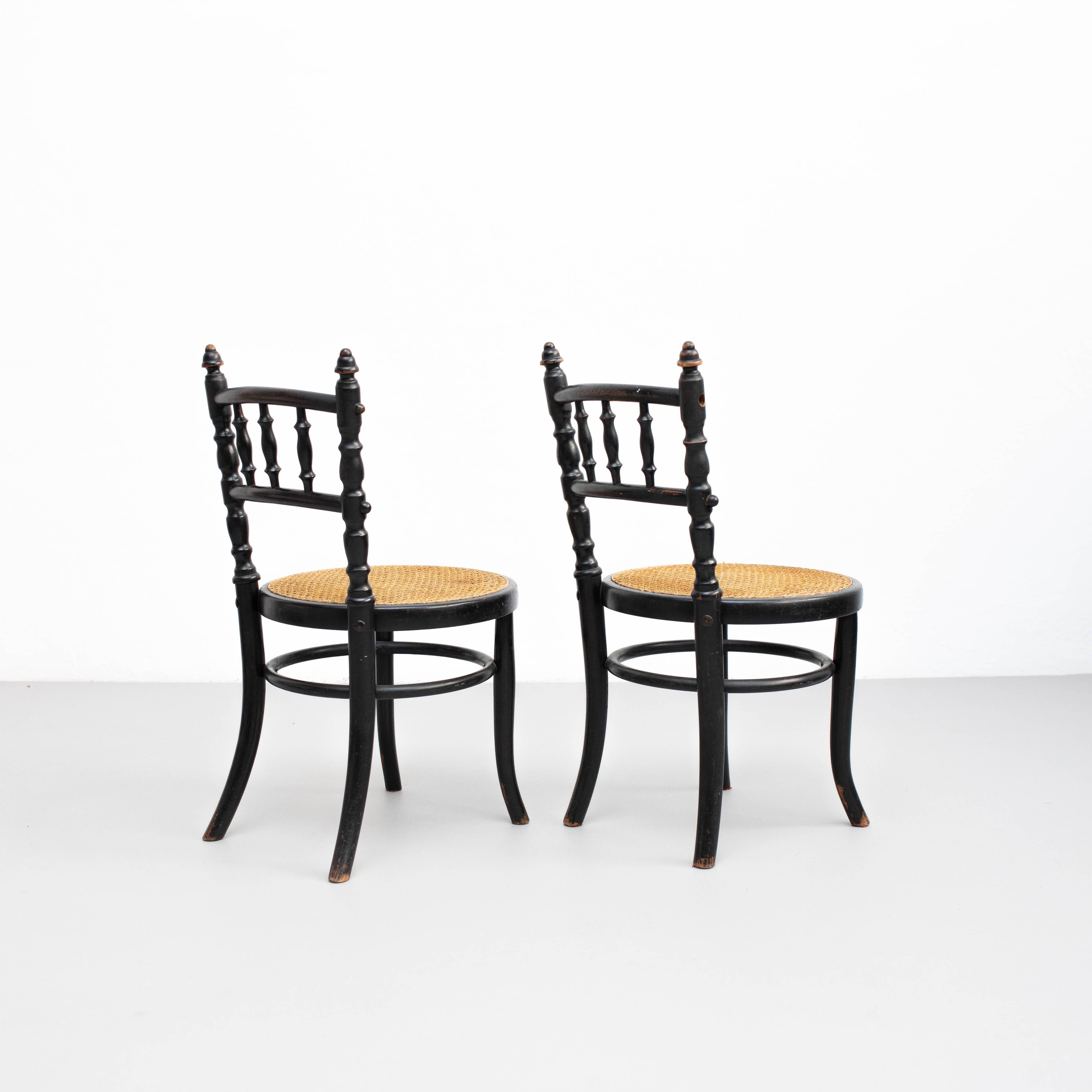 Early 20th Century Set of Two Rattan and Wood Chairs For Sale 3