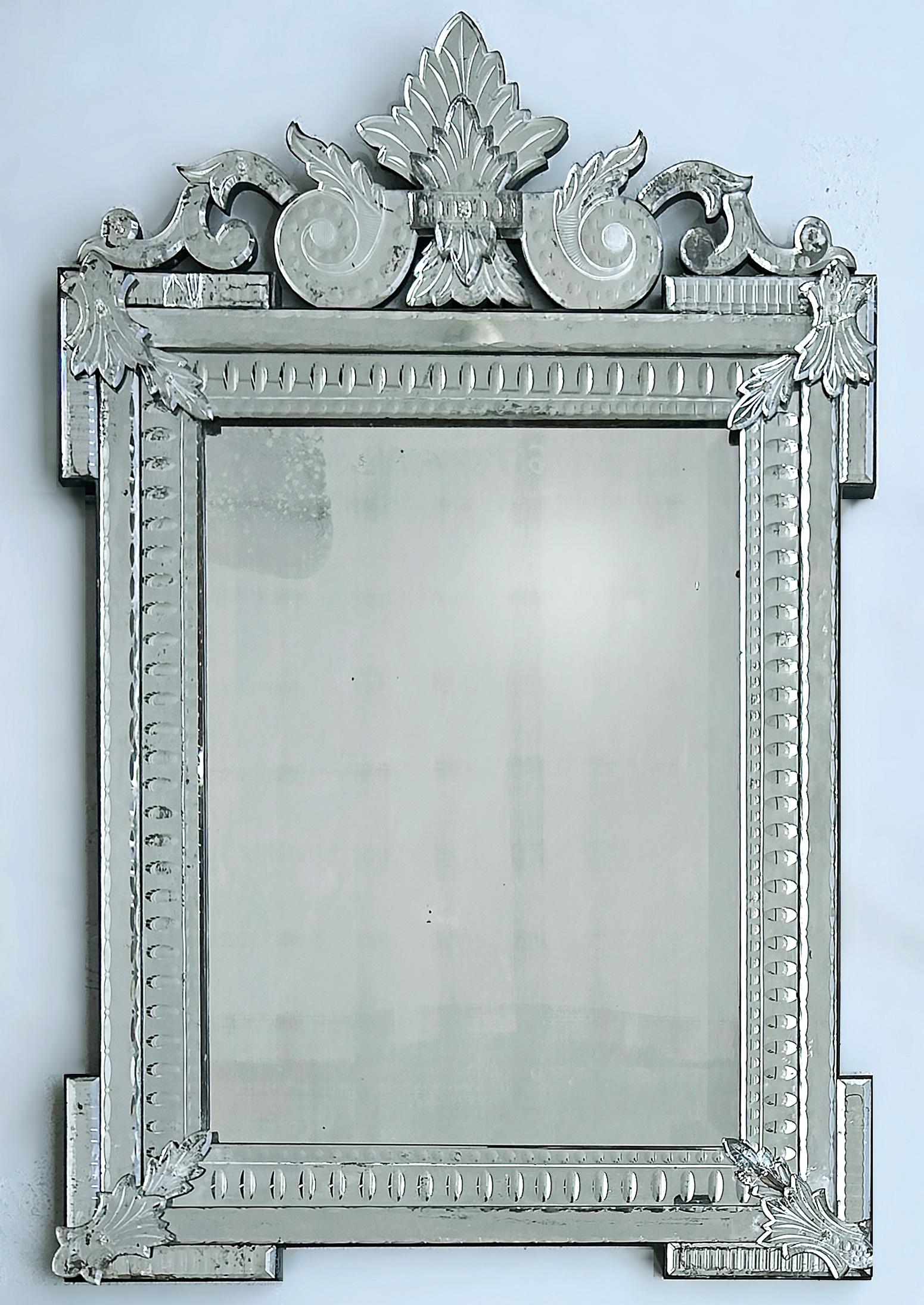 Miroir vénitien biseauté Shabby Chic du début du 20e siècle, propriété du sud de la Floride en vente 5