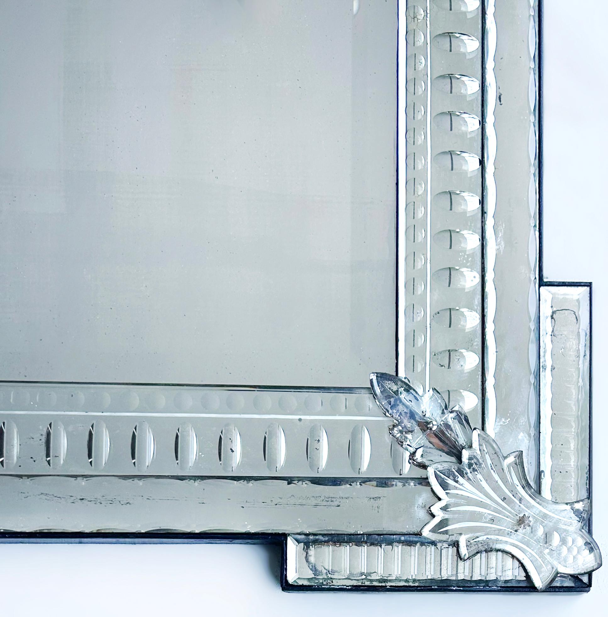 Miroir vénitien biseauté Shabby Chic du début du 20e siècle, propriété du sud de la Floride Bon état - En vente à Miami, FL