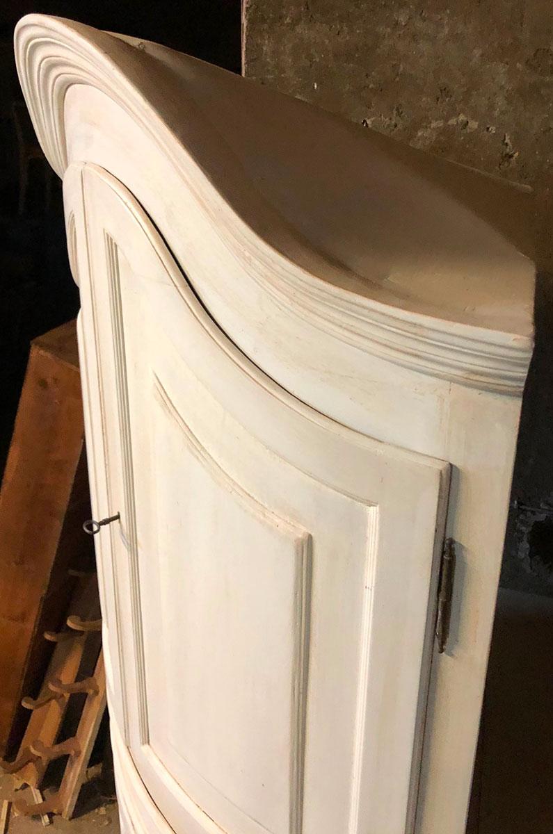 curved corner cabinet