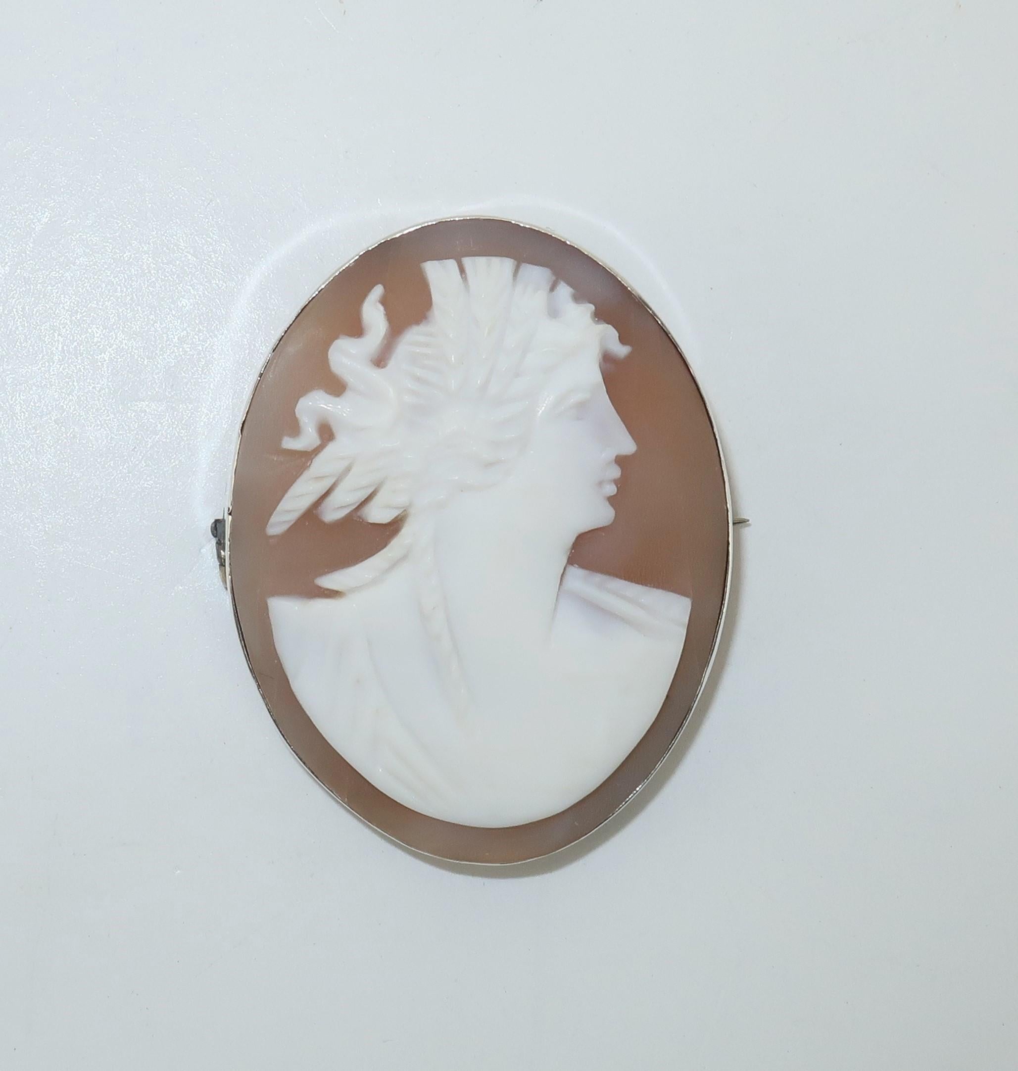 Early 20th Century Shell Cameo Brooch  For Sale 1