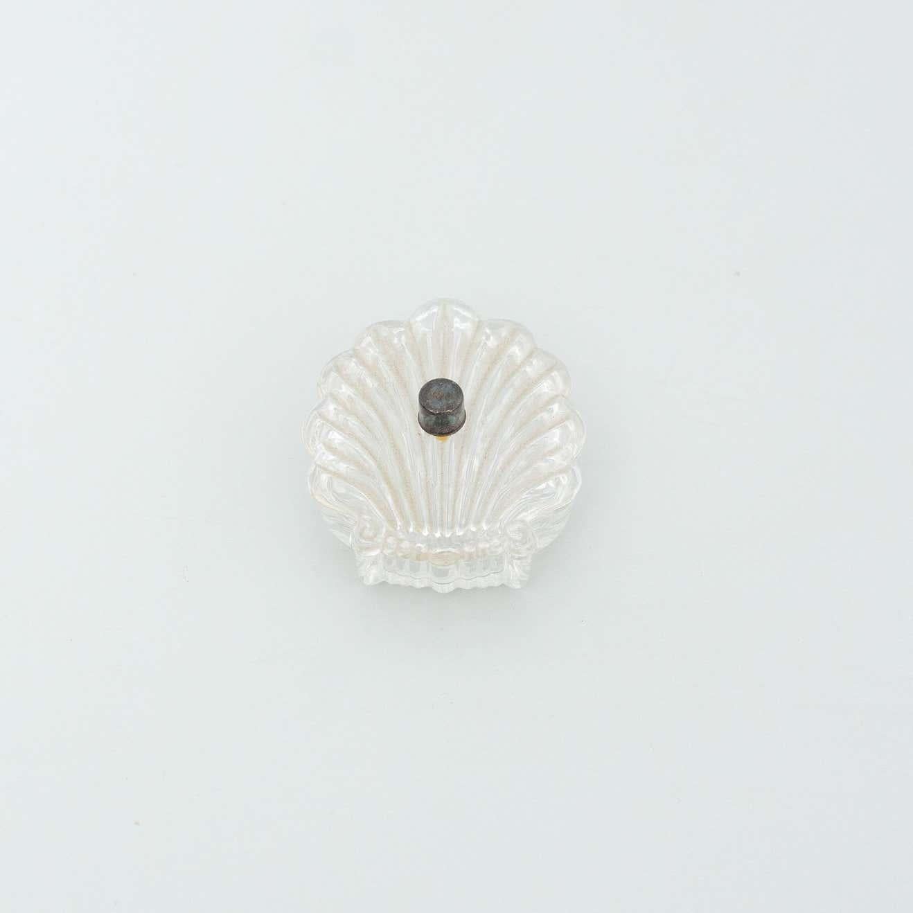 Boîte à bijoux en cristal de coquillage du début du XXe siècle en vente 1