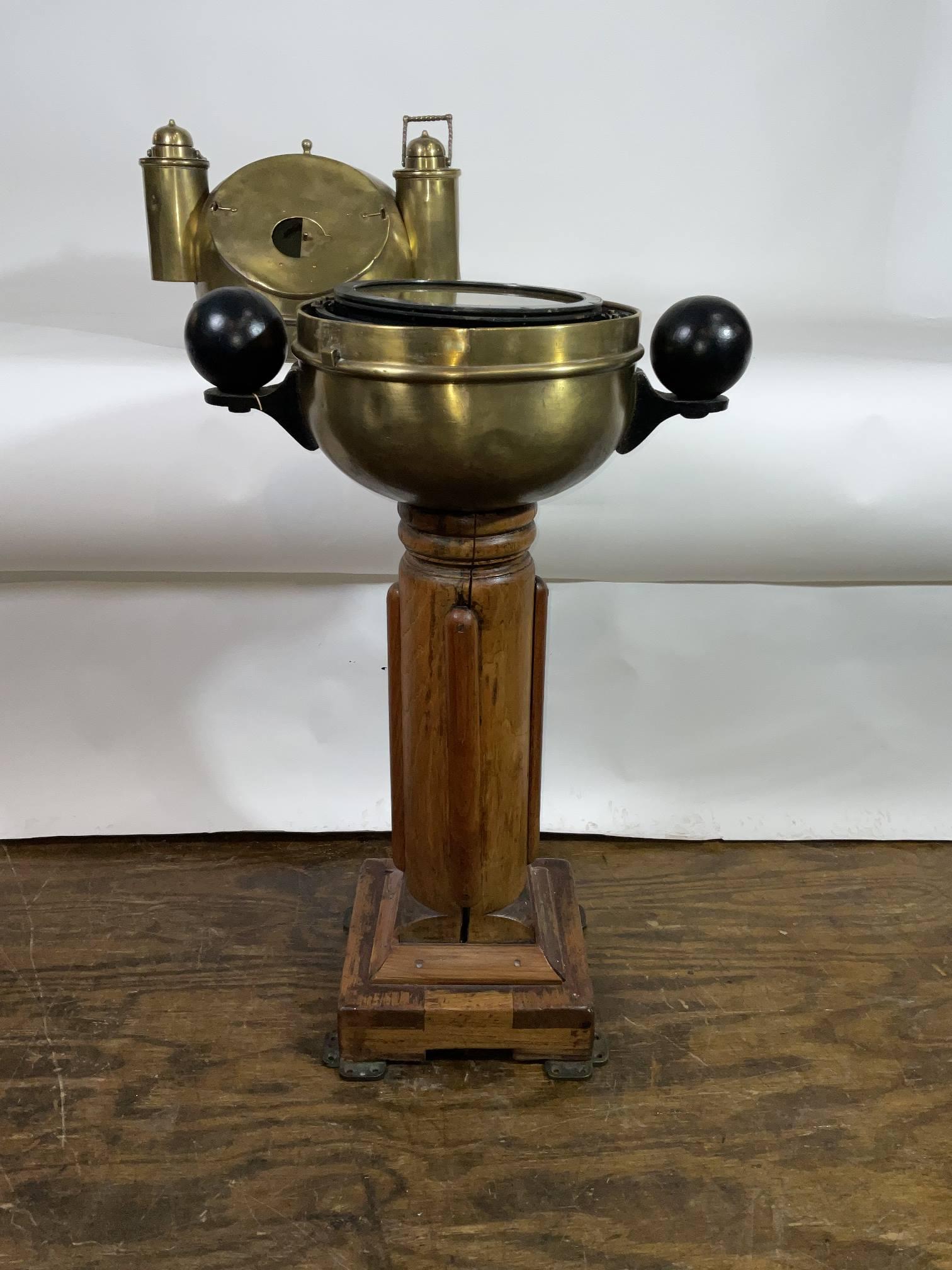 Laiton Binnacle de bateau du début du 20e siècle en vente