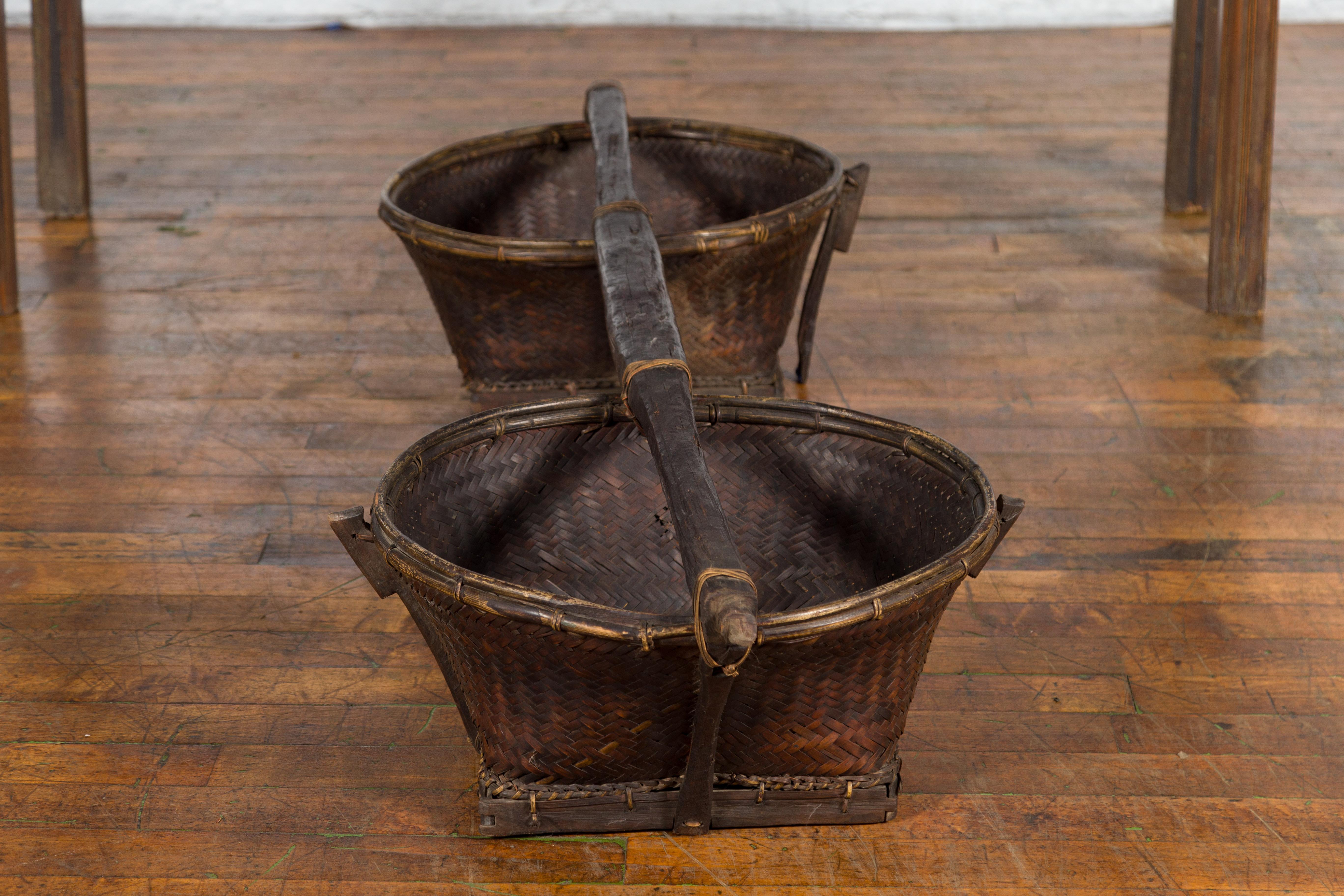 Early 20th Century Shoulder Rice Carrying Yoke with Bamboo and Rattan Baskets For Sale 5