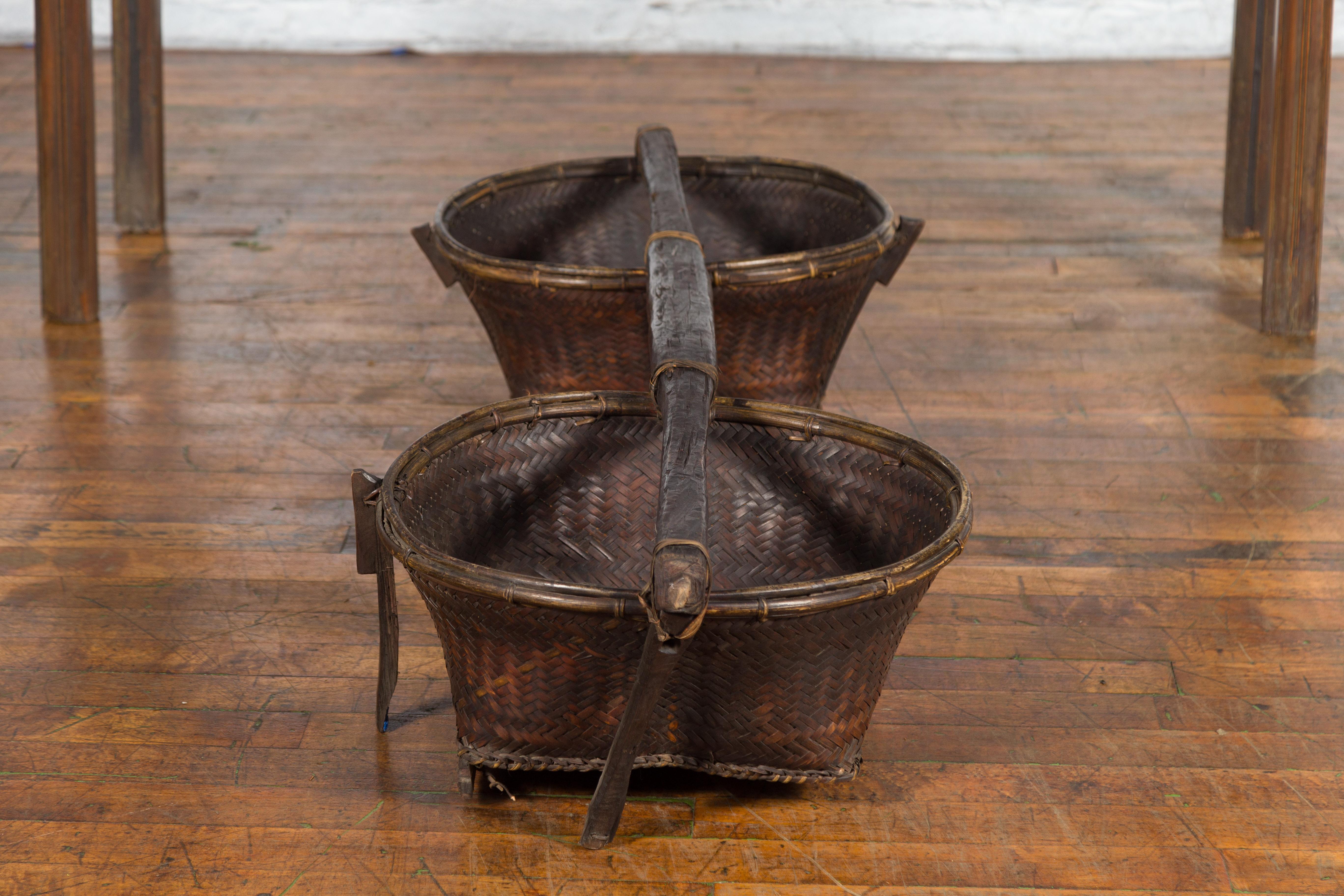 Early 20th Century Shoulder Rice Carrying Yoke with Bamboo and Rattan Baskets For Sale 7