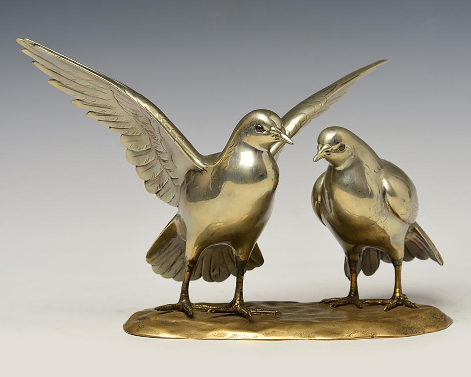 A pair of Japanese bronze Okimono birds.

Age: Japan, Showa Period, Early 20th Century
Size: Height 18.8 C.M. / Width 28.5 C.M.
Condition: Nice condition overall. 
