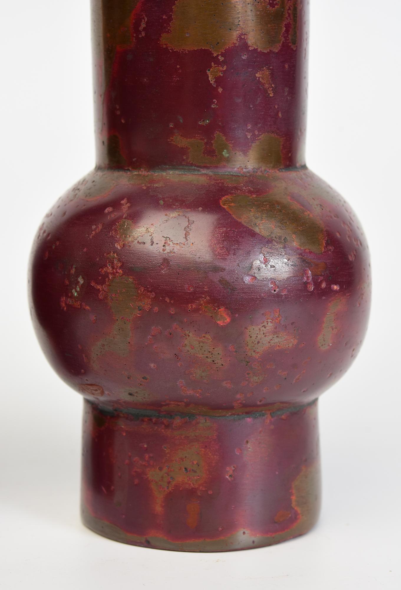 Early 20th Century, Showa, A Pair of Japanese Bronze Vases with Artist Sign For Sale 1