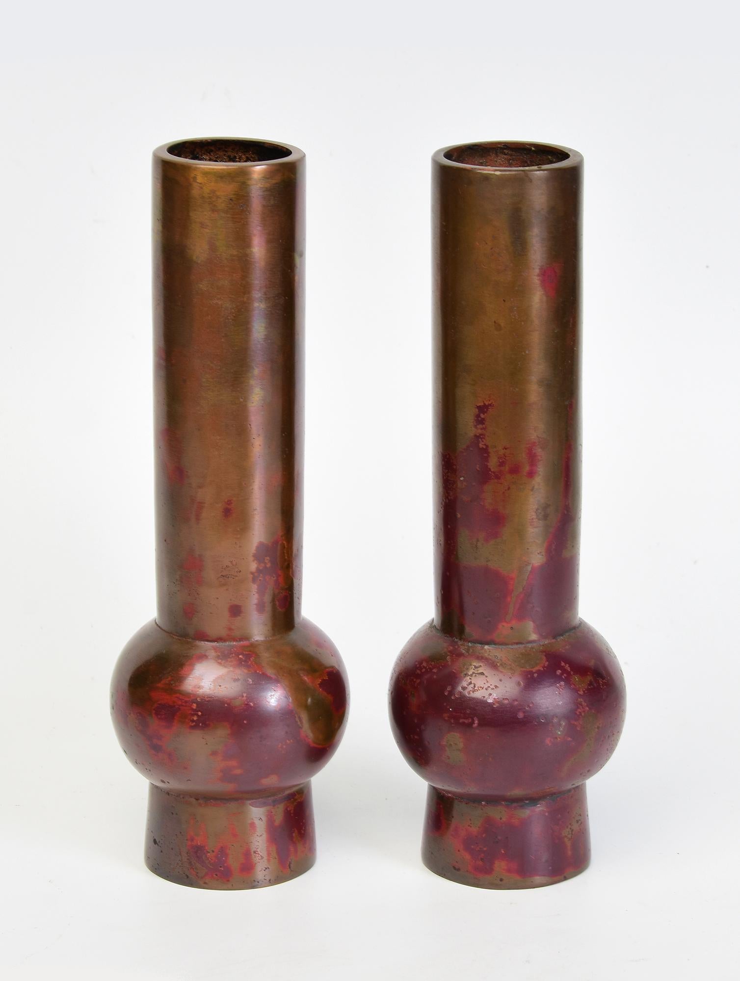 Early 20th Century, Showa, A Pair of Japanese Bronze Vases with Artist Sign For Sale 4