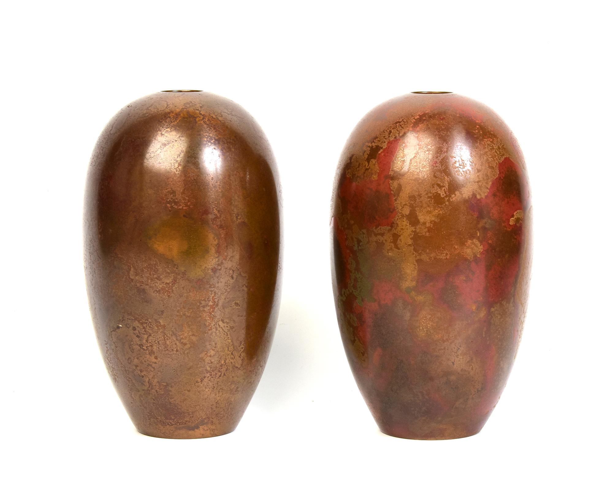Early 20th Century, Showa, A Pair of Japanese Bronze Vases with Artist Sign For Sale 5