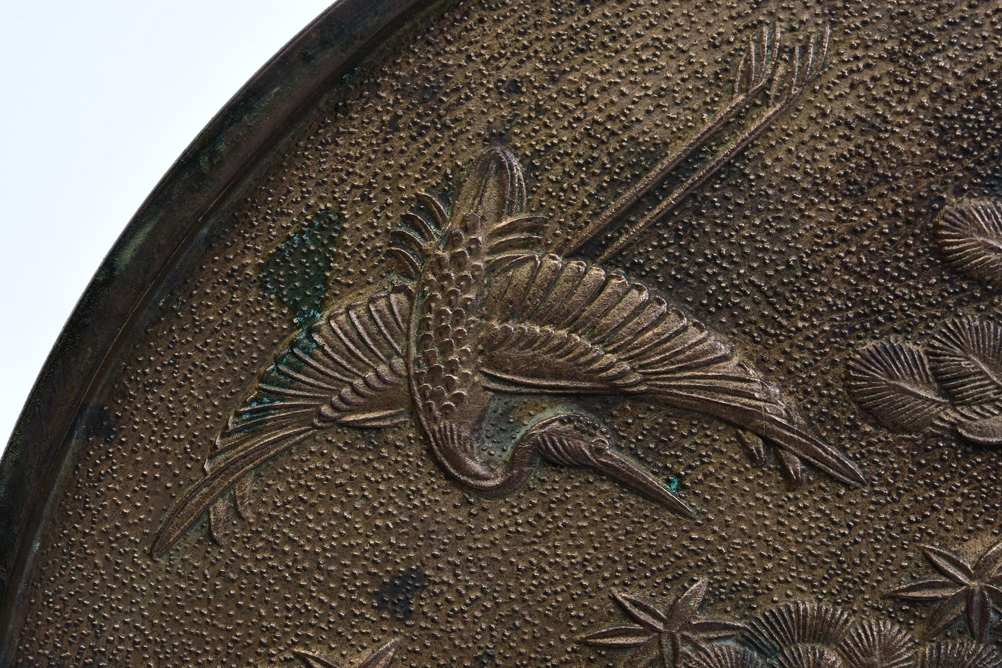Anfang 20. Jahrhundert, Showa, Japanischer Bronzespiegel mit Stand im Zustand „Gut“ im Angebot in Sampantawong, TH