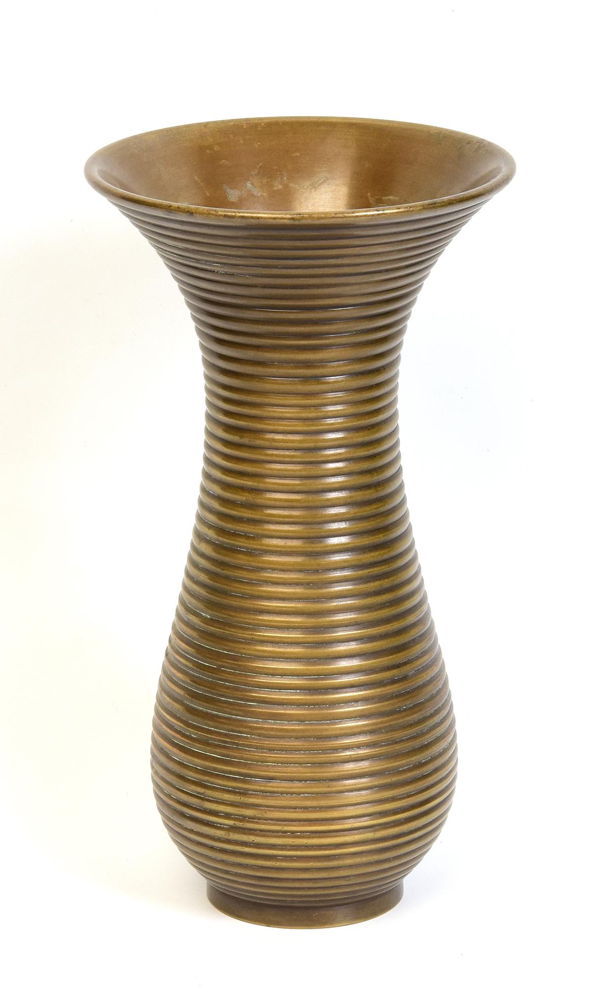 Early 20th Century, Showa, Japanese Bronze Vase For Sale 6