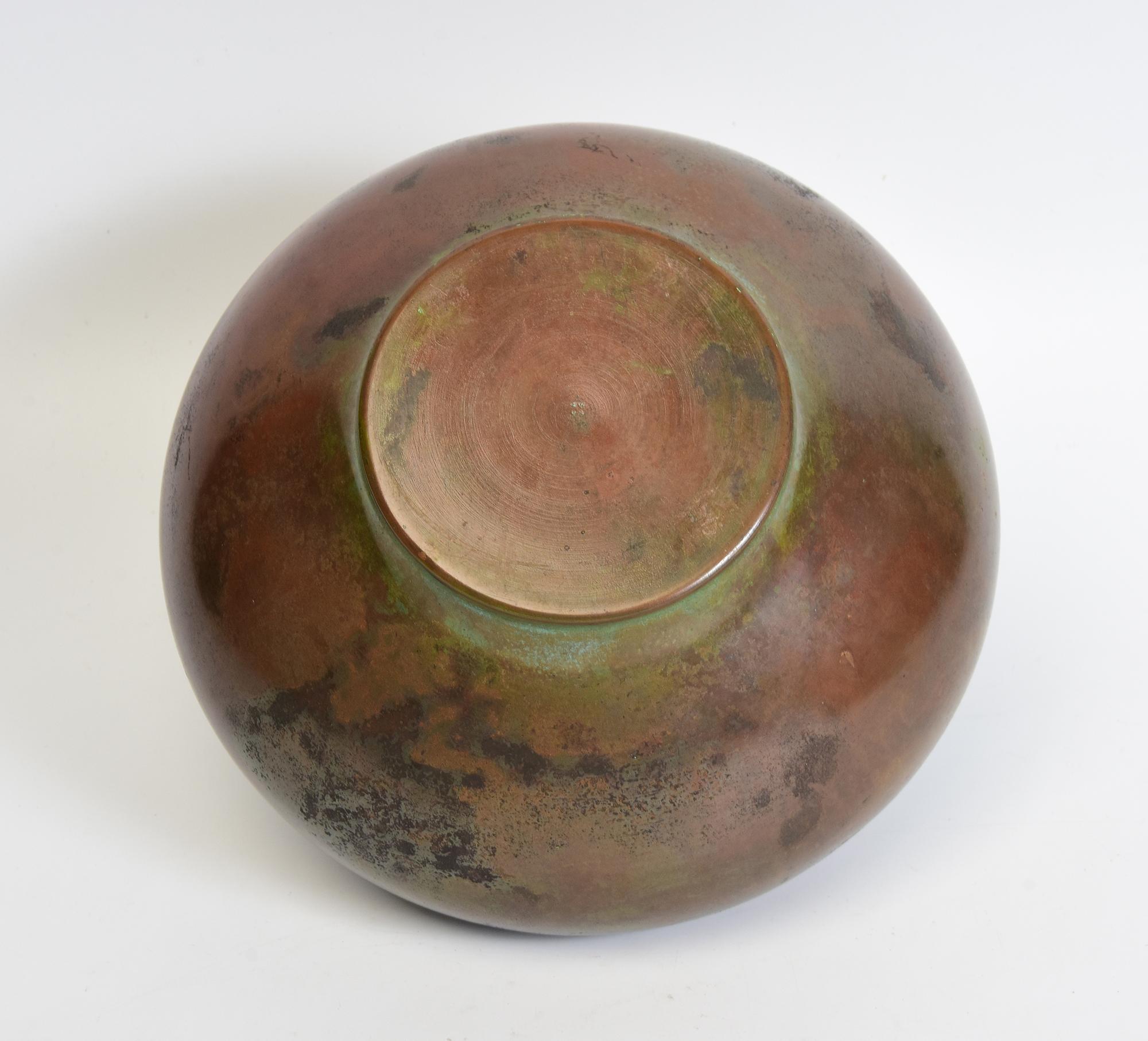 Early 20th Century, Showa, Japanese Bronze Vase For Sale 8