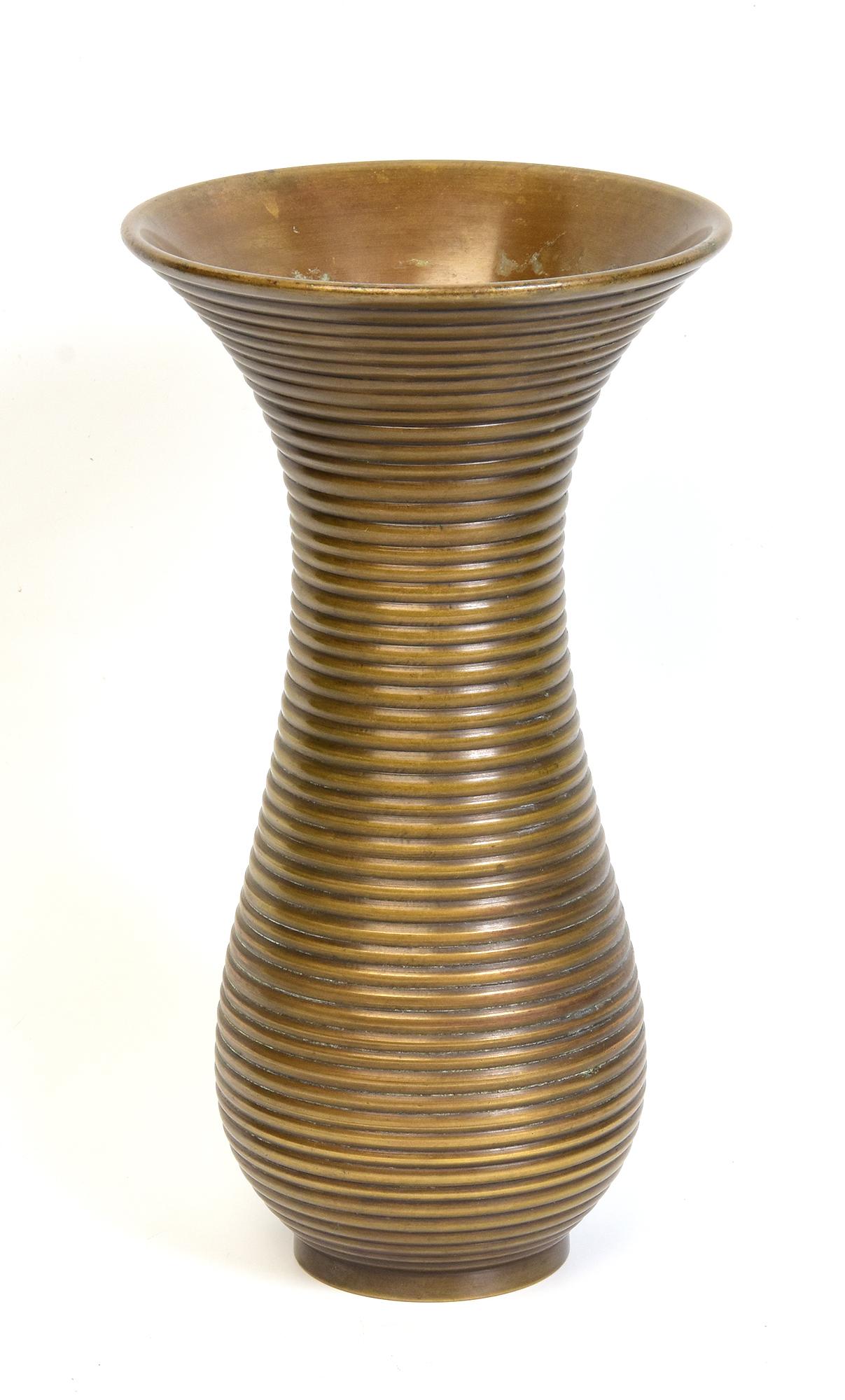 Early 20th Century, Showa, Japanese Bronze Vase For Sale 2