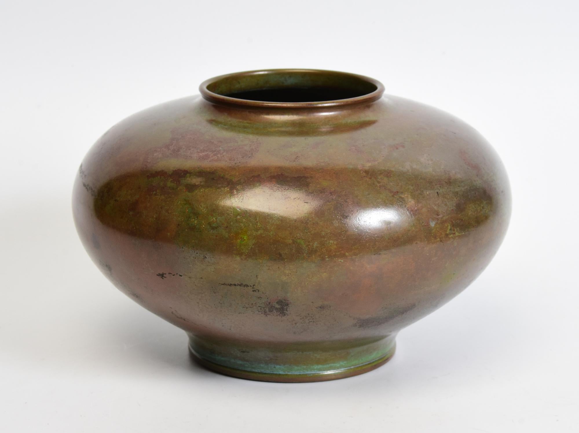 Early 20th Century, Showa, Japanese Bronze Vase For Sale 3
