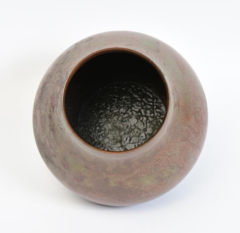 Début du 20e siècle, Showa, Vase en bronze japonais avec signe de l'artiste en vente 3