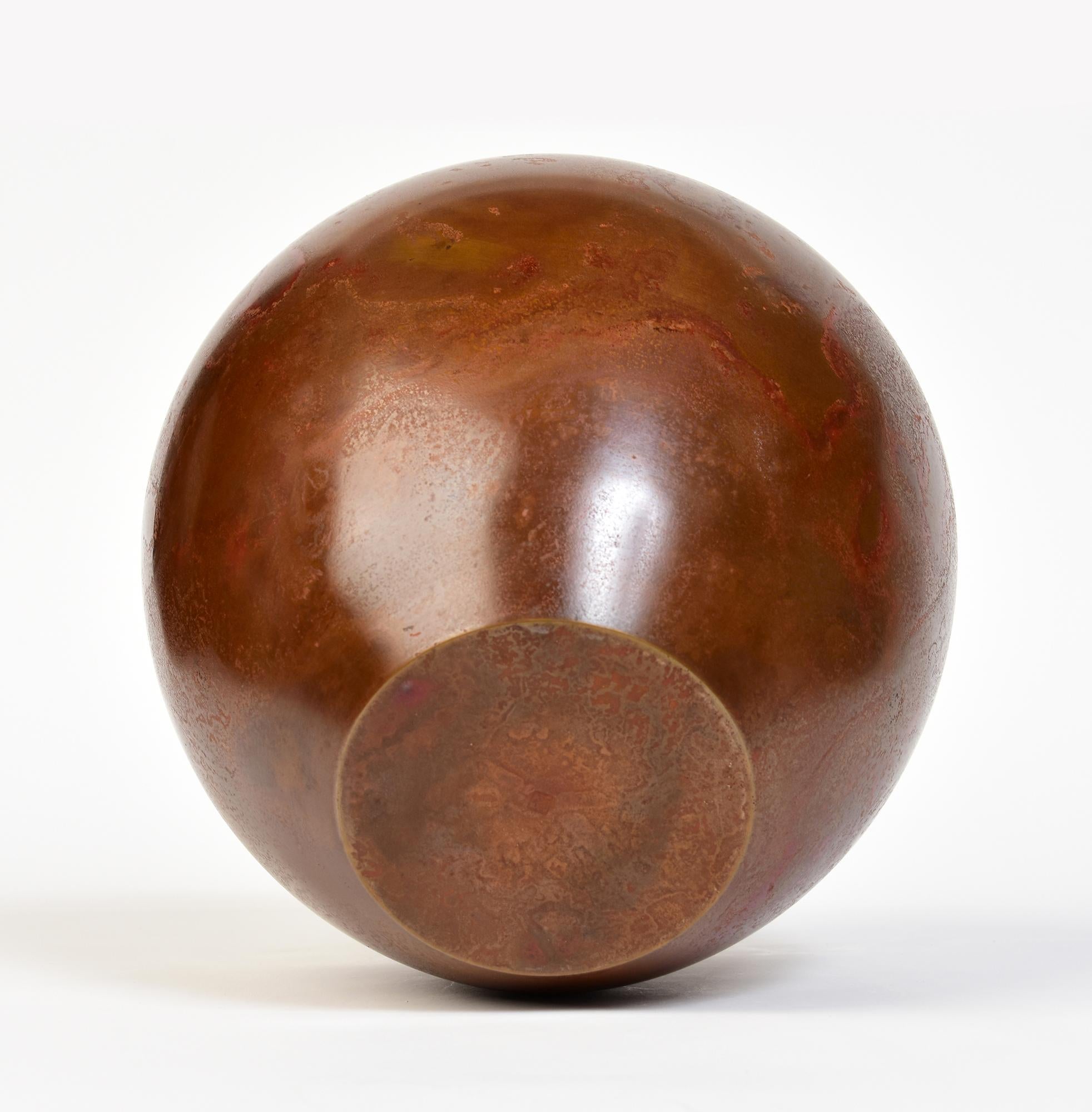 Début du 20e siècle, Showa, Vase en bronze japonais avec signe de l'artiste en vente 5